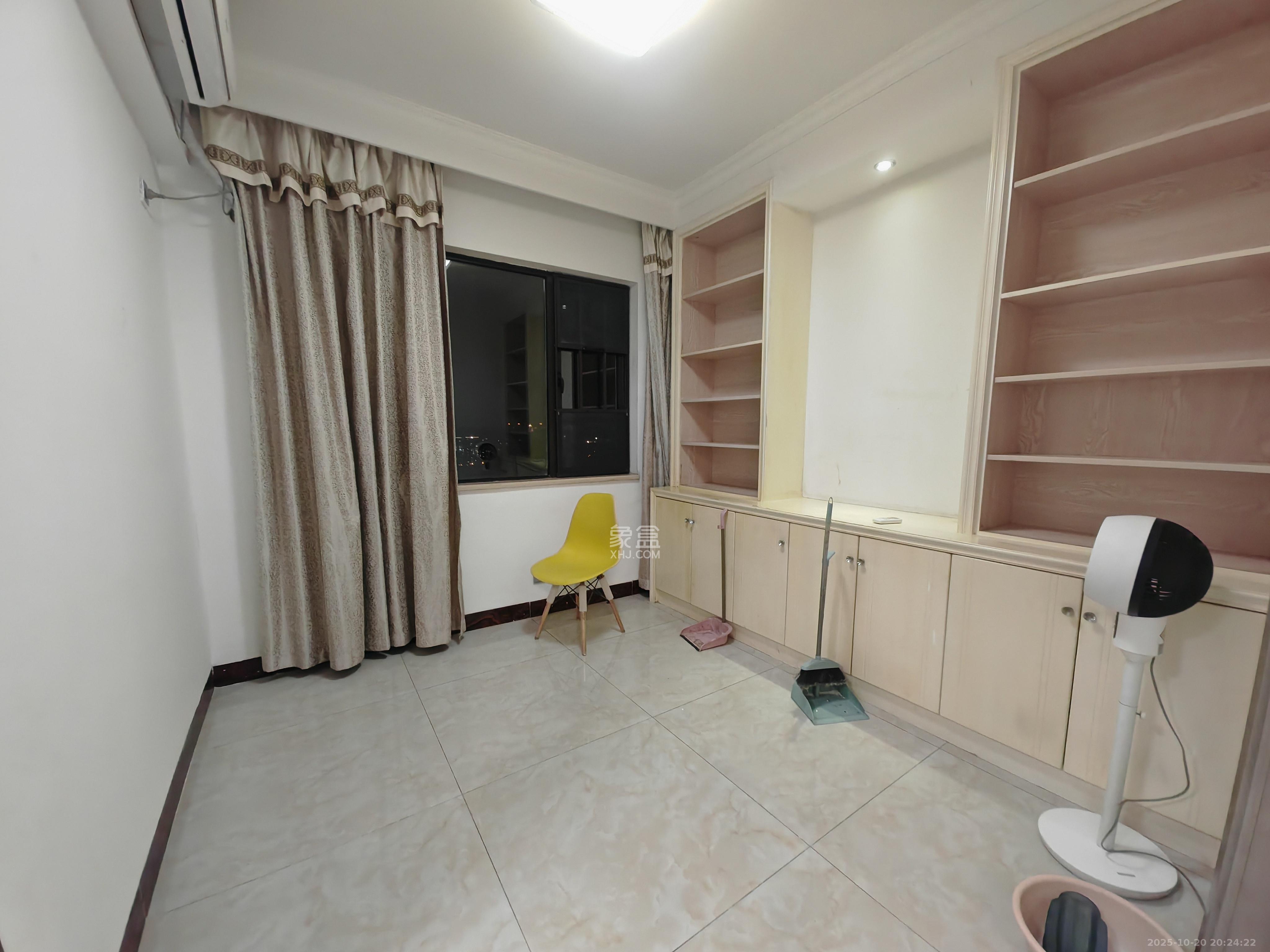 钰龙天下二期（钰龙佳园）  3室2厅2卫    2700.0元/月室内图