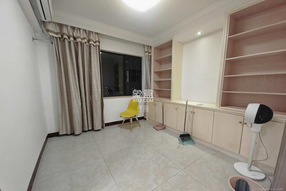 钰龙天下二期(钰龙佳园) 3室2厅2卫 2700.0元/月 钰龙天下二期(钰龙佳园) 3室2厅2卫 2700.0元/月室内图