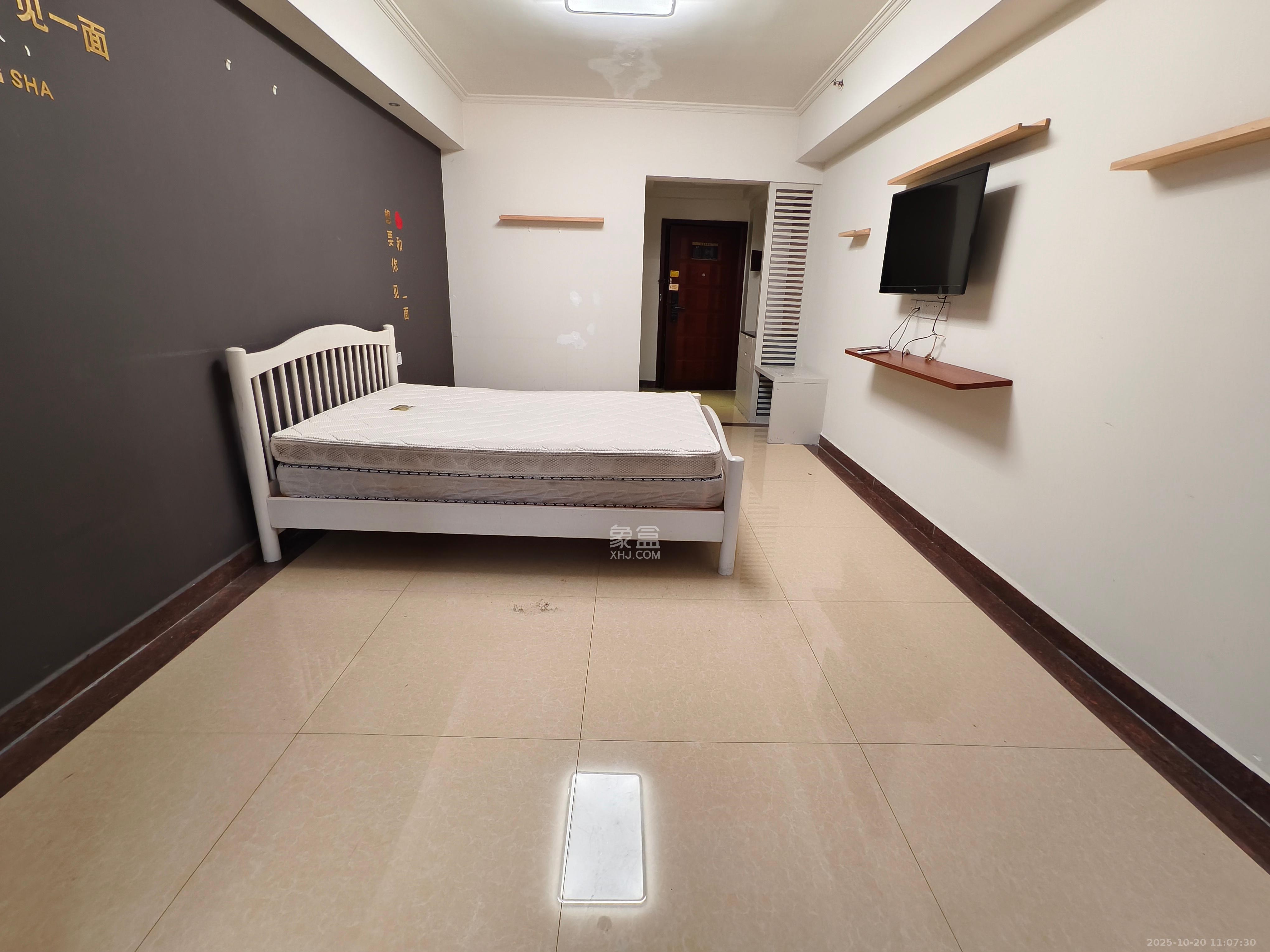 东塘瑞府  1室1厅1卫    1300.0元/月室内图