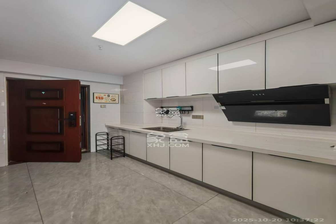 鑫远玲珑  1室1厅1卫    1700.0元/月 鑫远玲珑  1室1厅1卫    1700.0元/月室内图