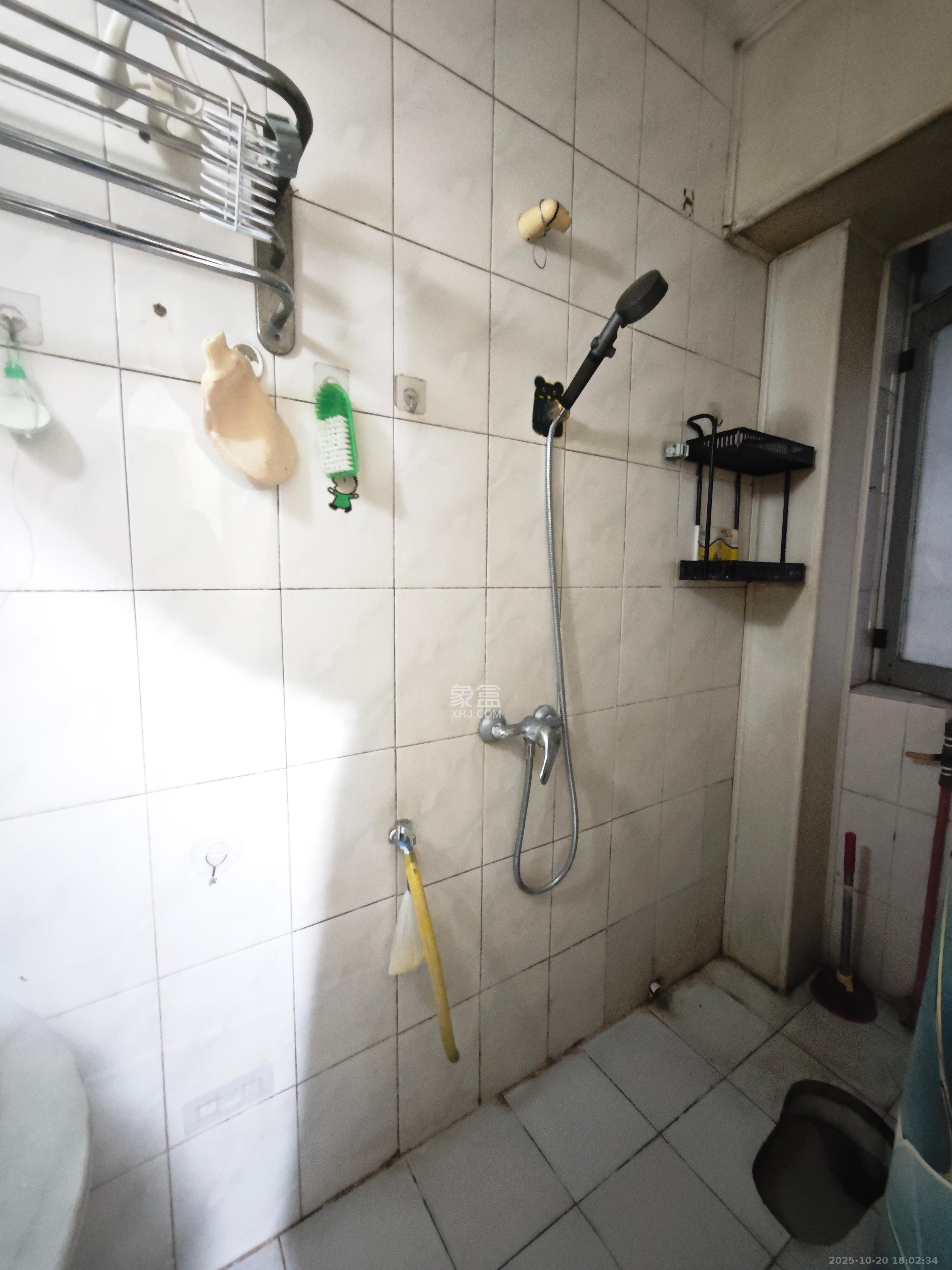 荷花池巷29号院 2室2厅1卫 1500.0元/月 荷花池巷29号院 2室2厅1卫 1500.0元/月室内图