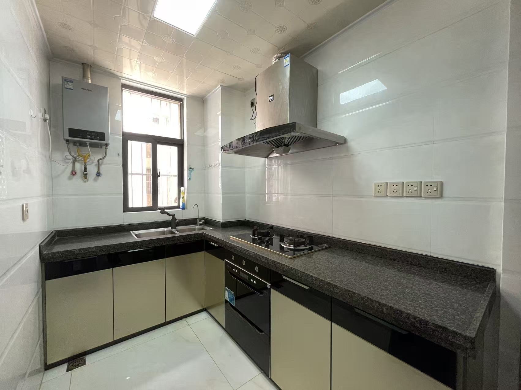 枫林雅郡  2室2厅1卫    2600.0元/月室内图