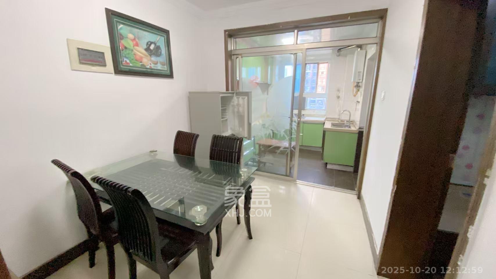 四方小区 1室0厅0卫 1800.0元/月 四方小区 1室0厅0卫 1800.0元/月室内图