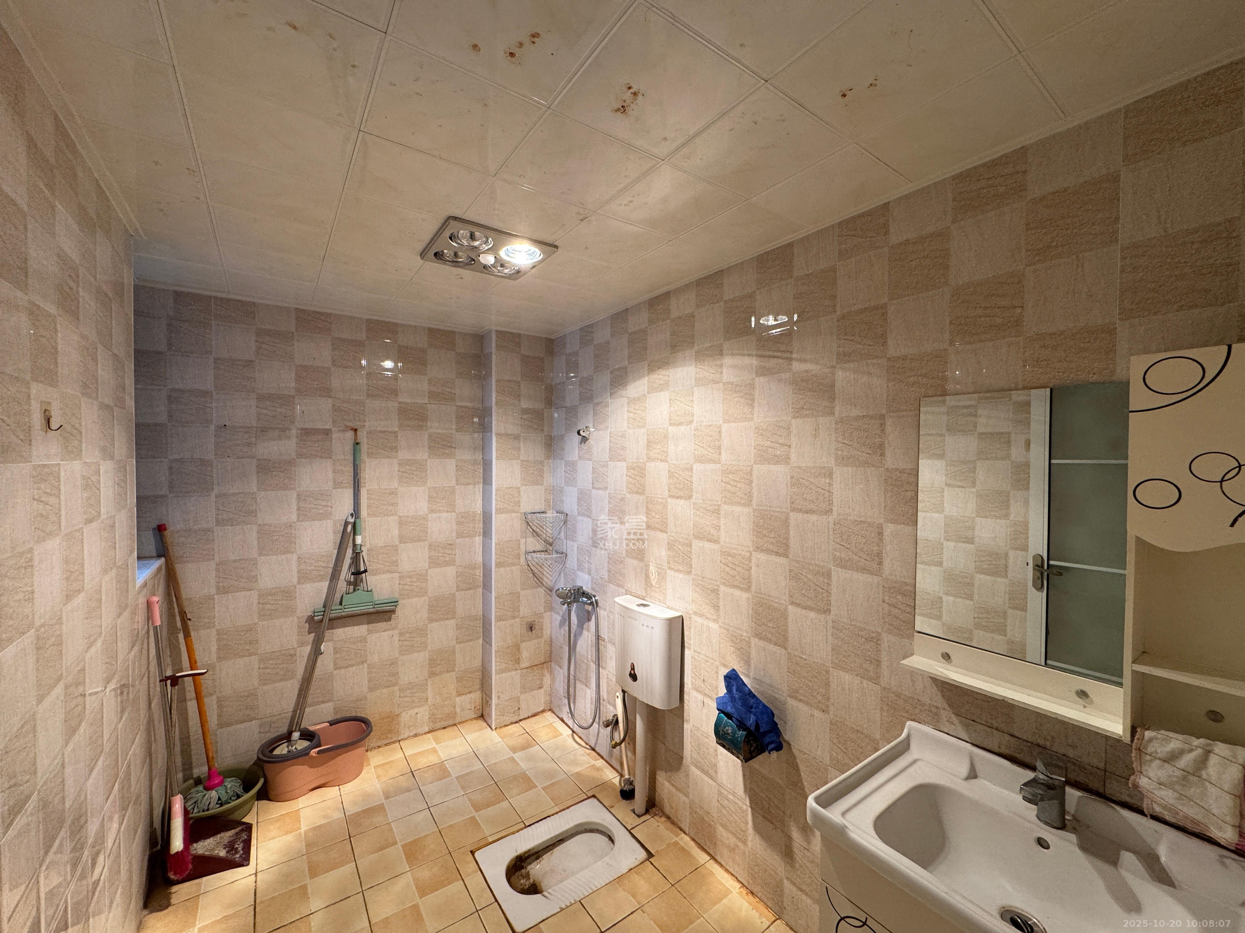 兴隆景苑  2室1厅1卫    1800.0元/月 兴隆景苑  2室1厅1卫    1800.0元/月室内图1