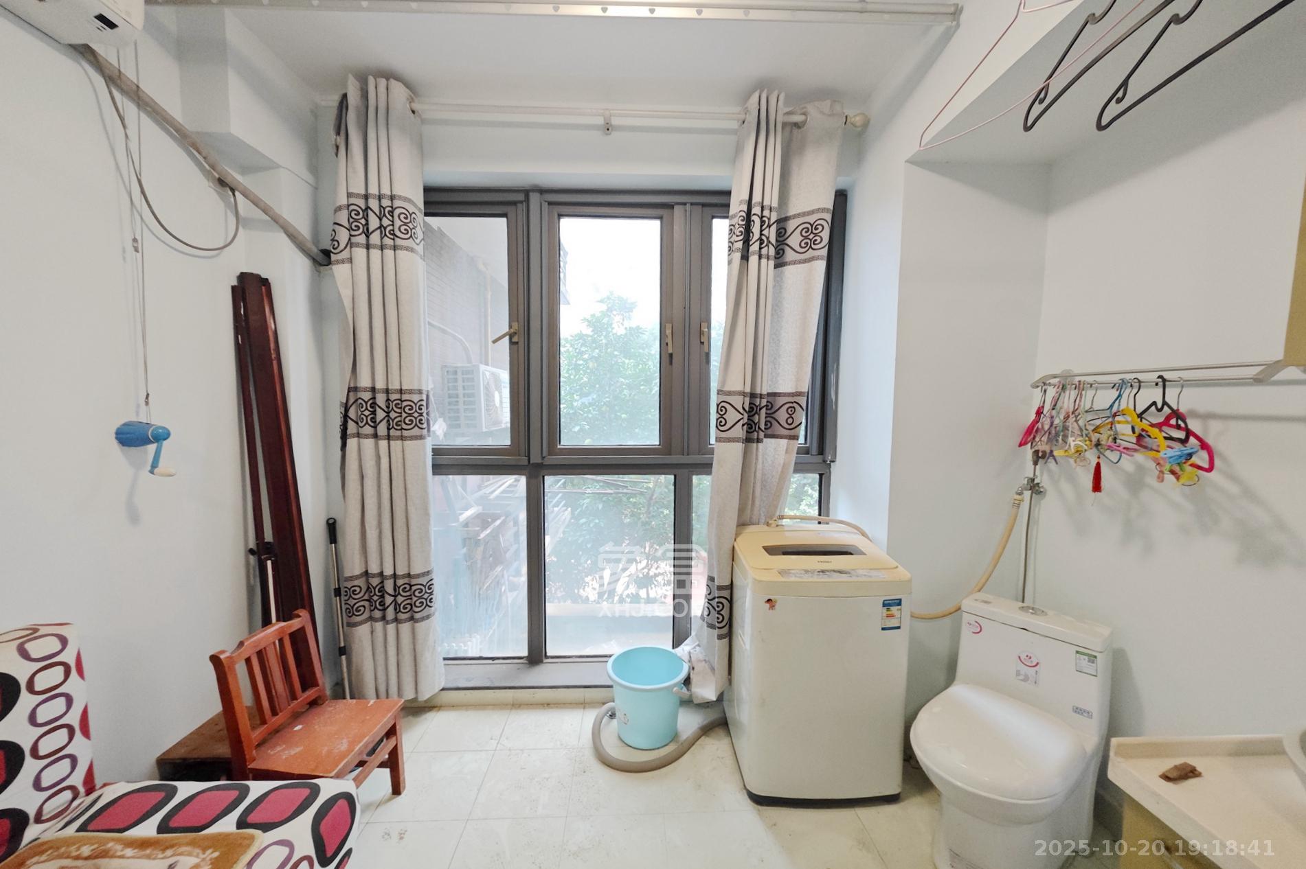 佳天瑞宁花园  2室2厅1卫    69.8万阳台