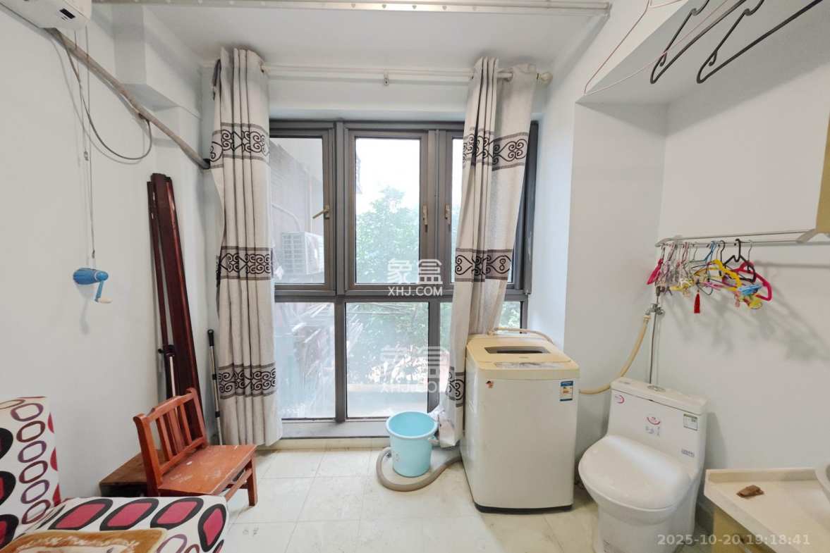 佳天瑞宁花园  2室2厅1卫    69.8万 佳天瑞宁花园  2室2厅1卫    69.8万阳台