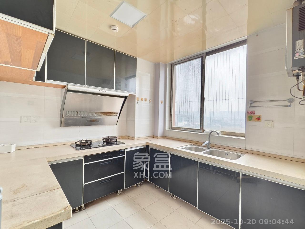 西岸润泽府  3室2厅2卫    3200.0元/月室内图