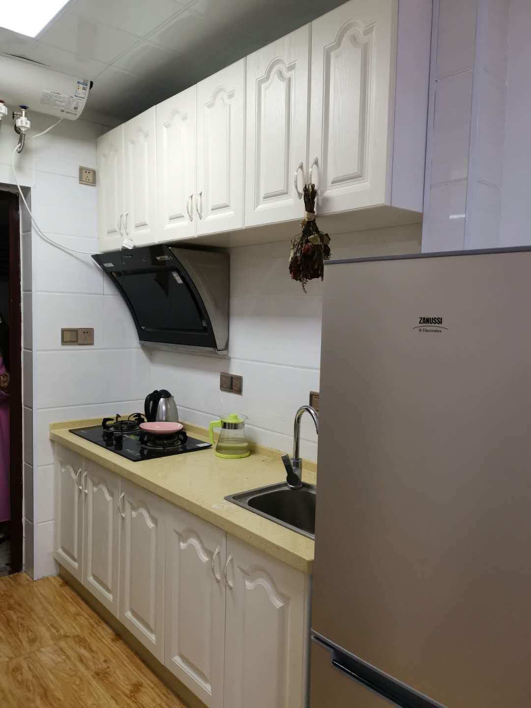 梓湖东城 1室1厅1卫 16.8万 梓湖东城 1室1厅1卫 16.8万客厅