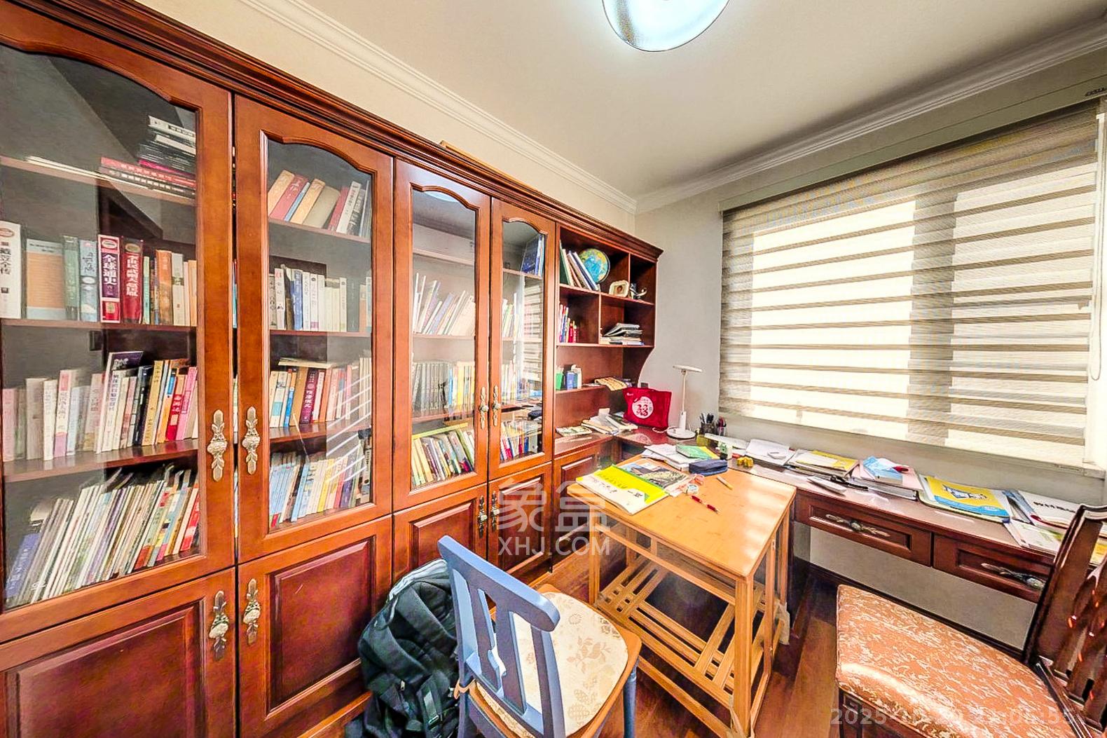 北辰三角洲E4区  4室1厅2卫    220.0万卧室