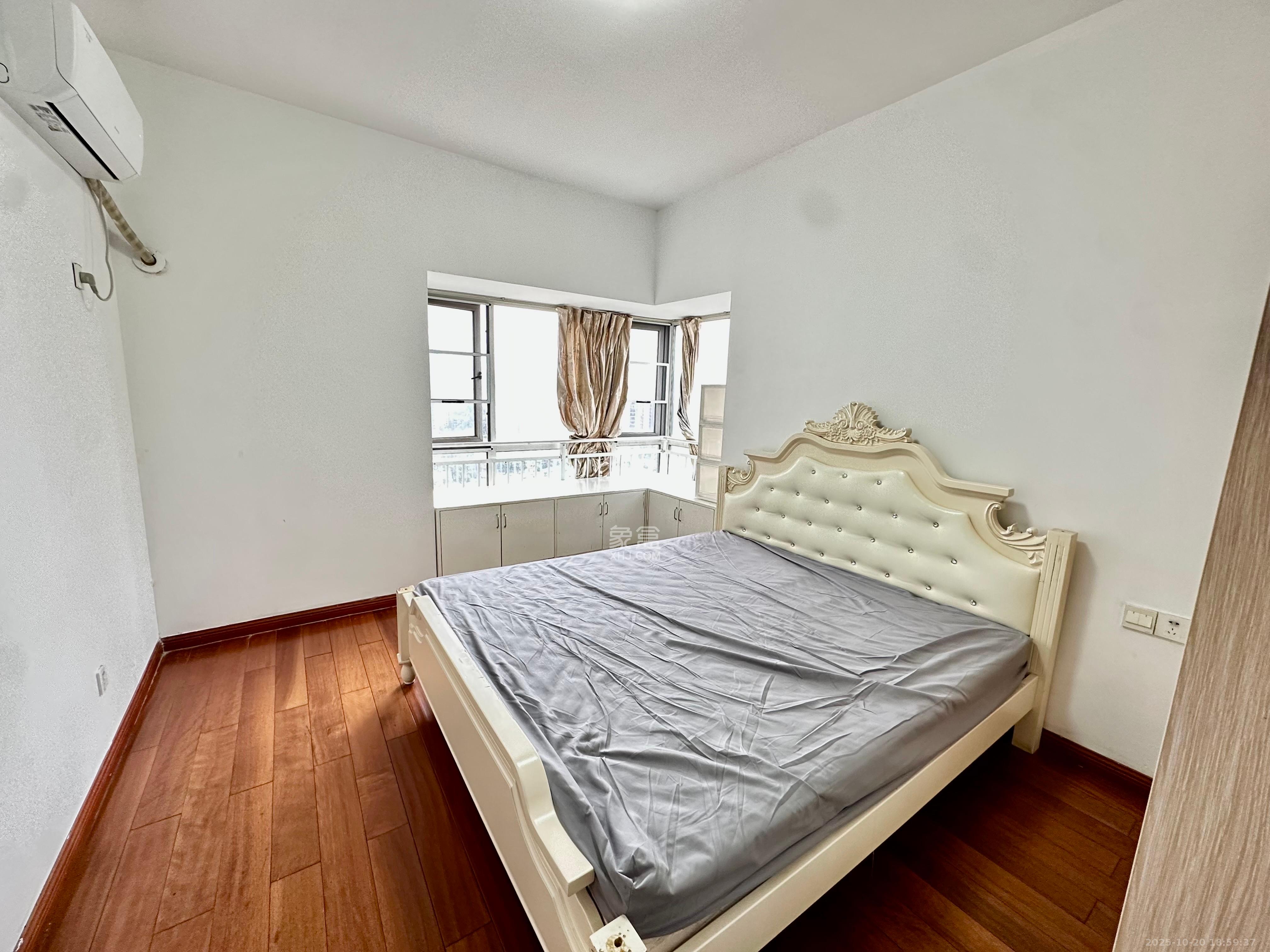 西点公园里  2室2厅1卫    2200.0元/月 西点公园里  2室2厅1卫    2200.0元/月室内图