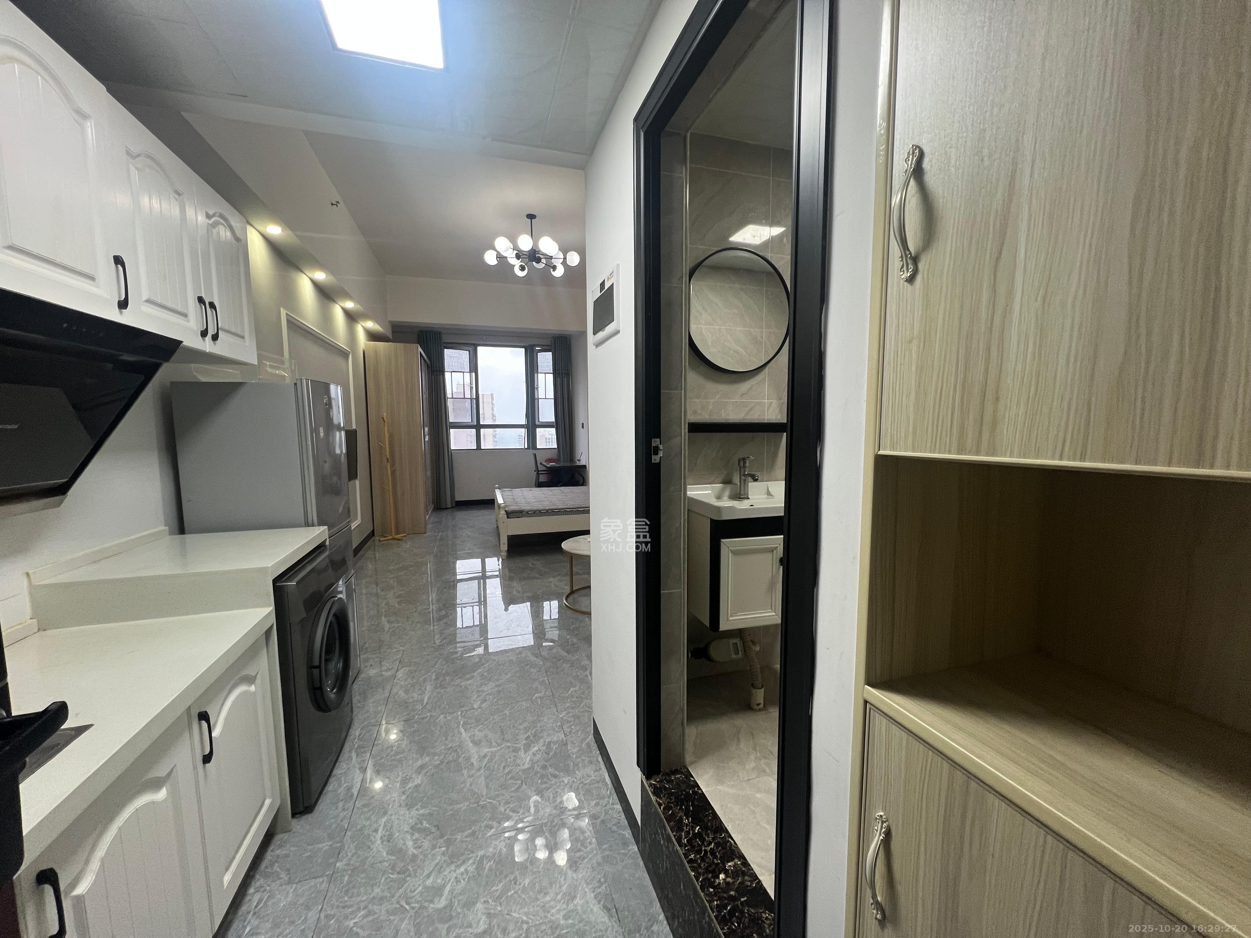 绿地之窗   51.16㎡      1300.0元/月室内图