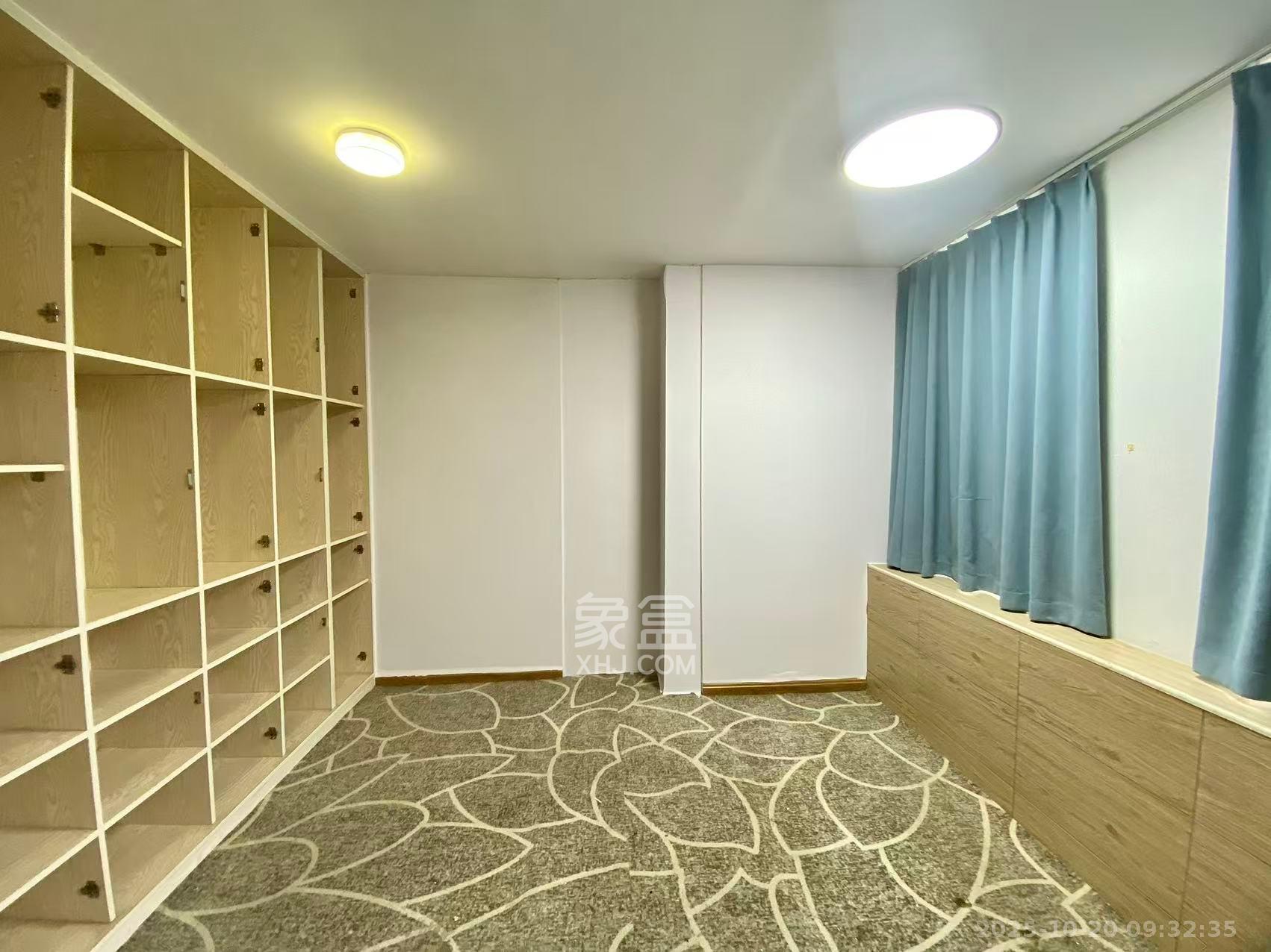 华润置地广场一期   112.0㎡      5000.0元/月室内图