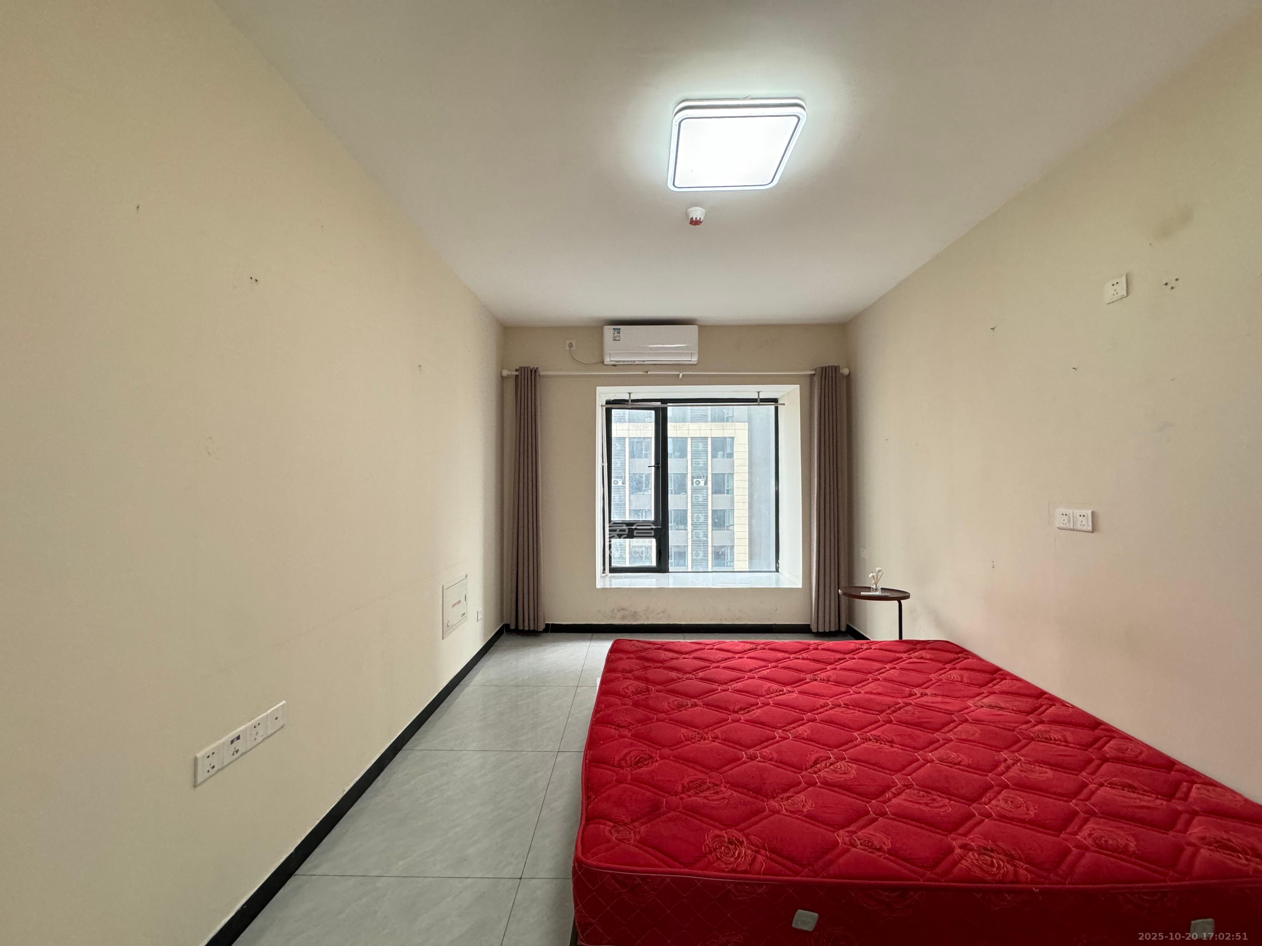 碧桂园城市之光  1室1厅1卫    1600.0元/月