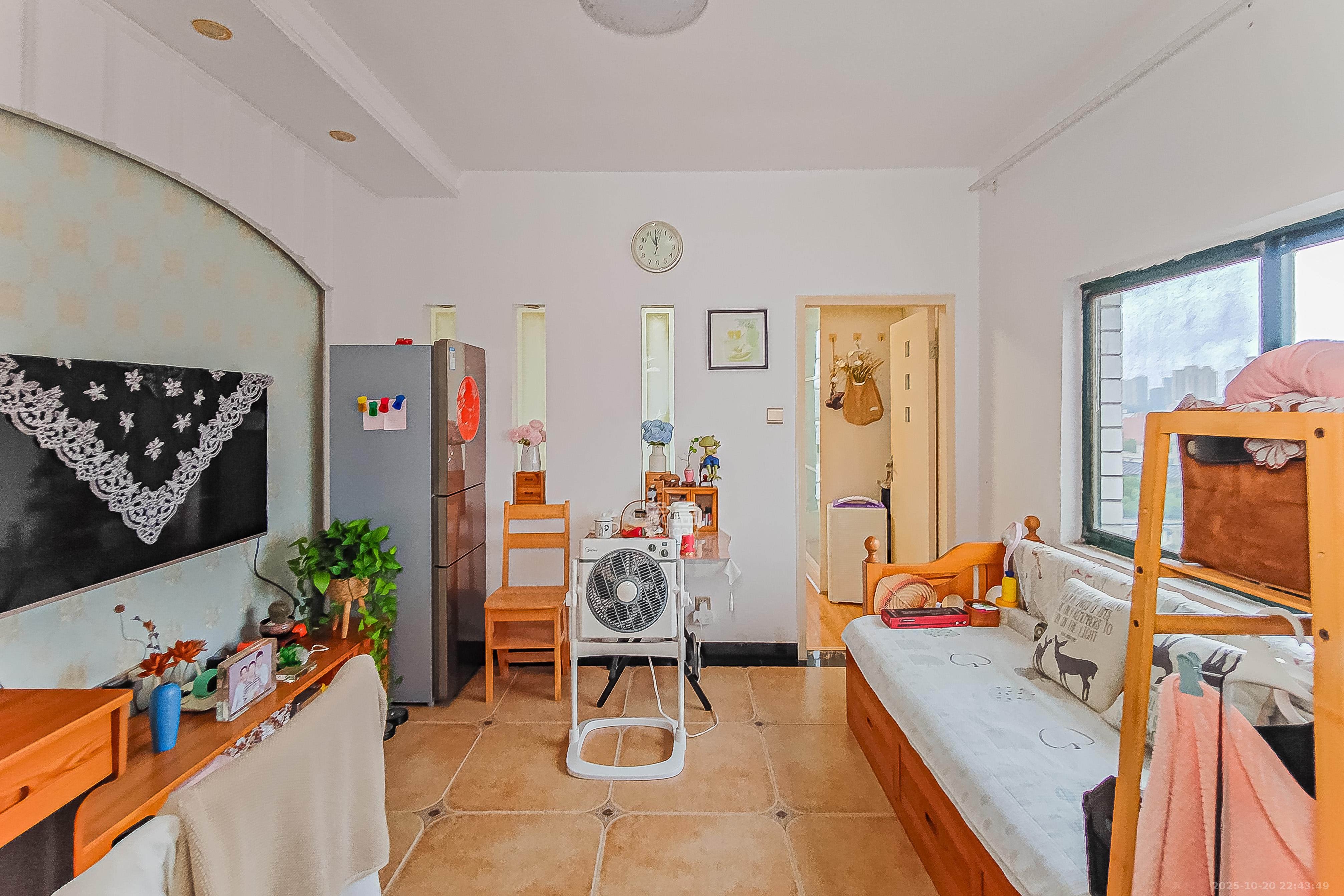 永宏佳园 2室1厅1卫 61.8万 永宏佳园 2室1厅1卫 61.8万客厅