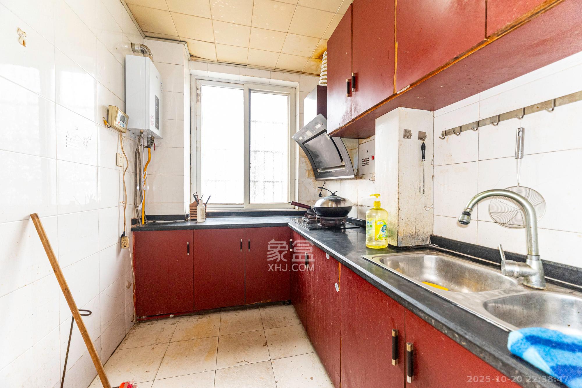 湘绣城  2室1厅1卫    27.0万 湘绣城  2室1厅1卫    27.0万厨房