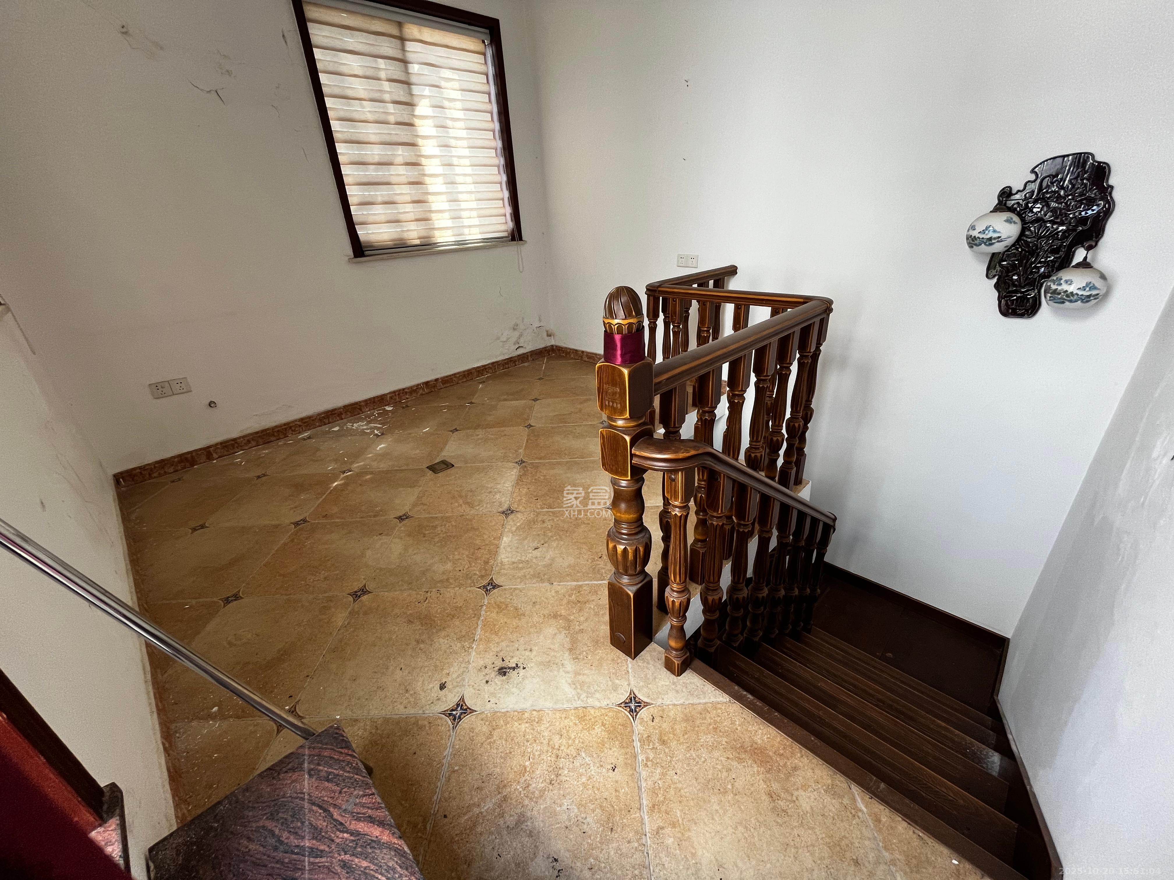 阳光100三期  6室3厅3卫    6500.0元/月室内图