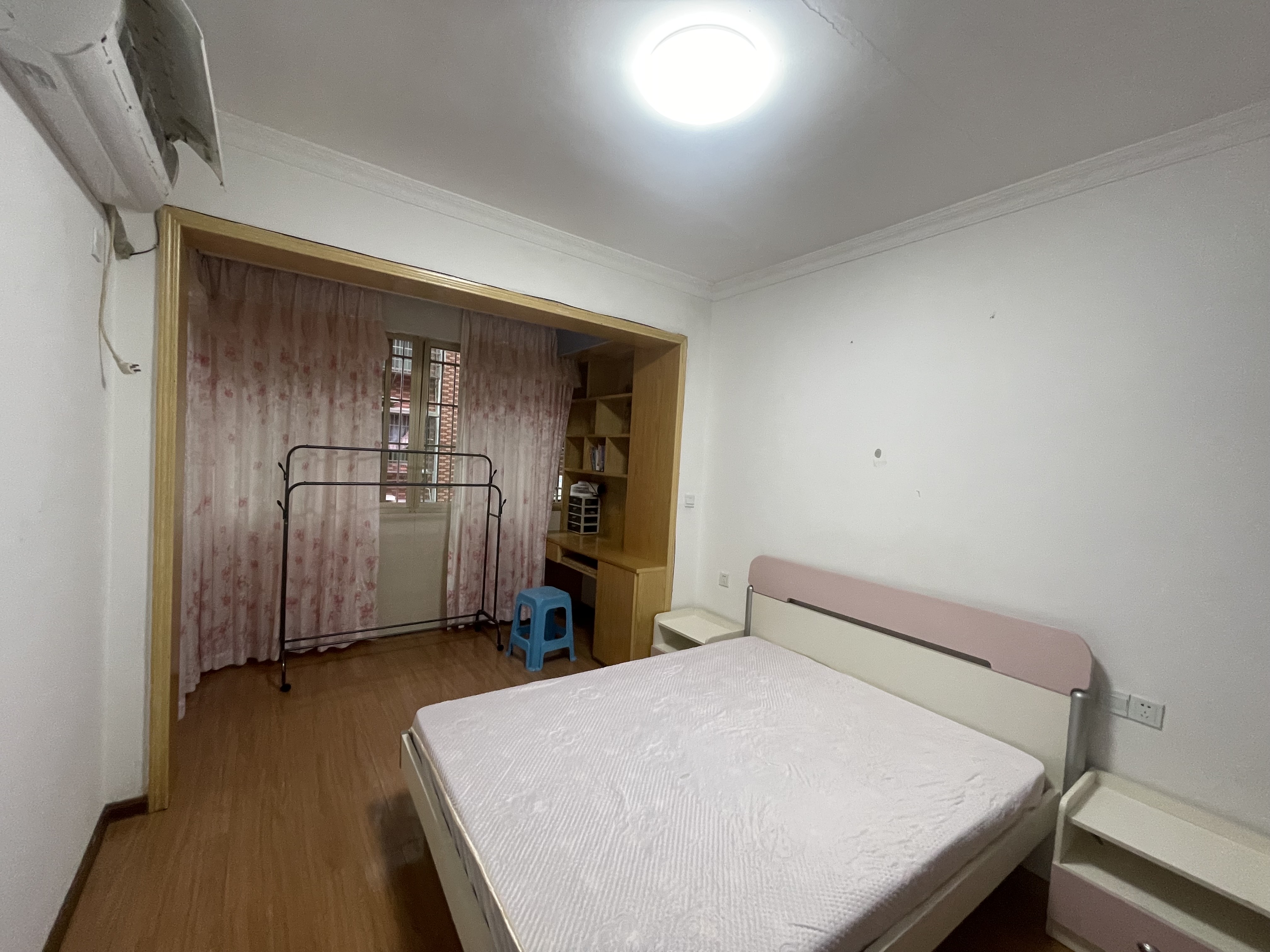 兴雁大楼 3室2厅2卫 1300.0元/月 兴雁大楼 3室2厅2卫 1300.0元/月室内图