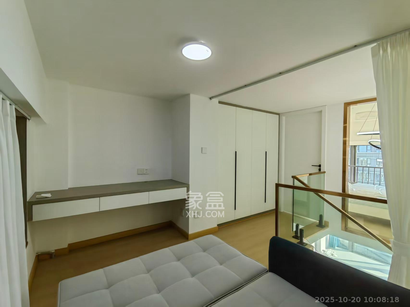 龙湖铂金岛  2室2厅1卫    2300.0元/月室内图