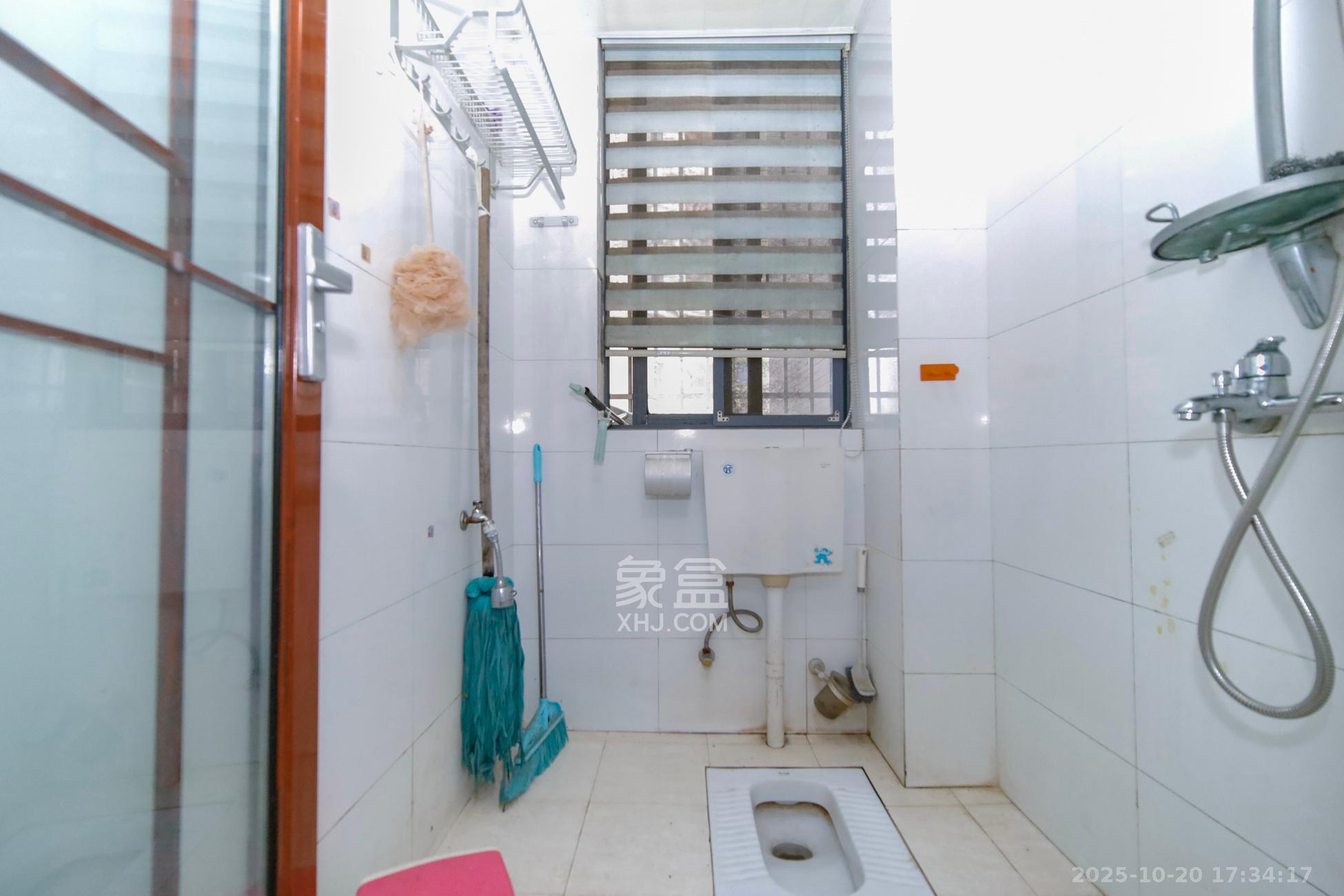 凯姆国际  2室2厅1卫    54.0万卫生间