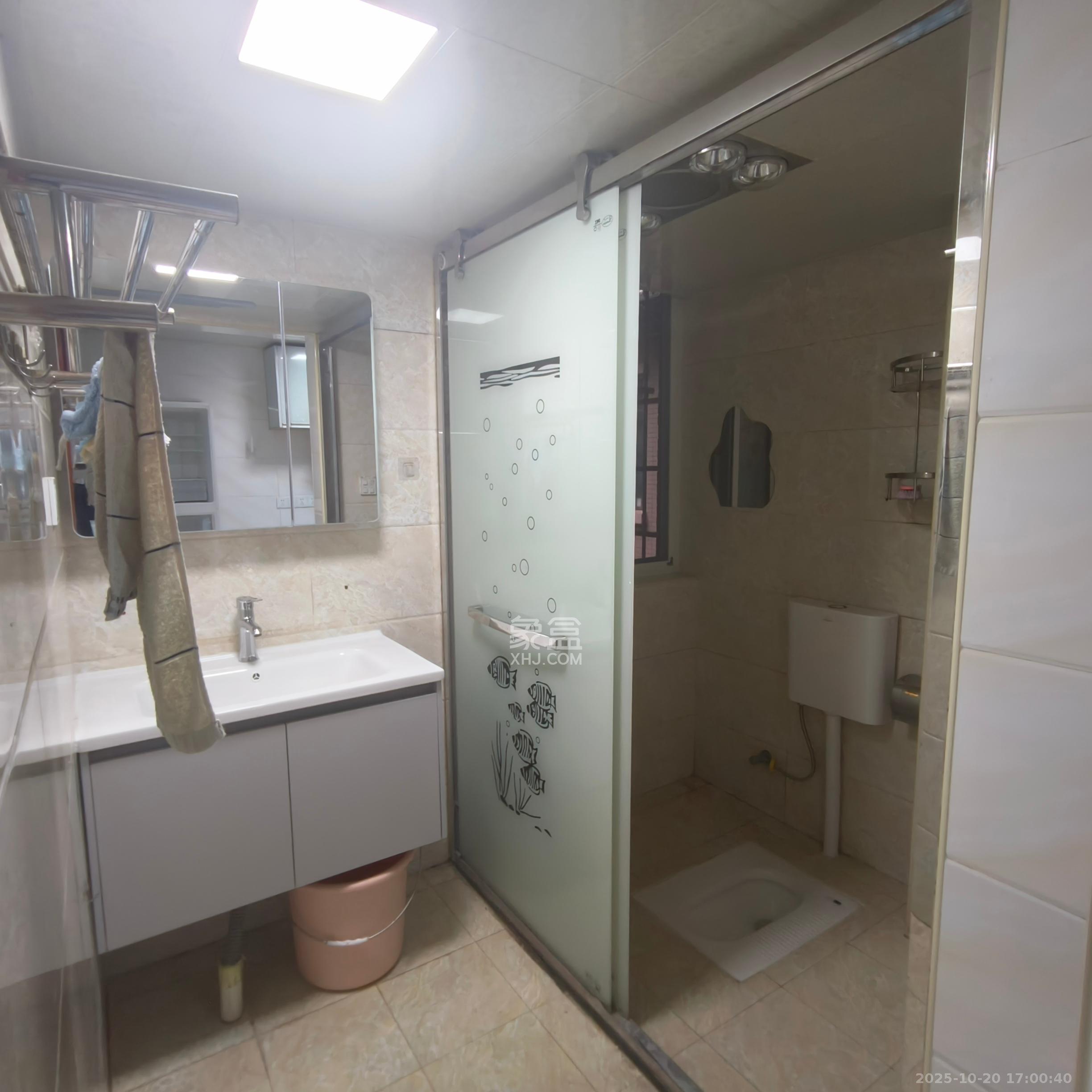 和润园一、二期  3室1厅1卫    2000.0元/月 和润园一、二期  3室1厅1卫    2000.0元/月室内图