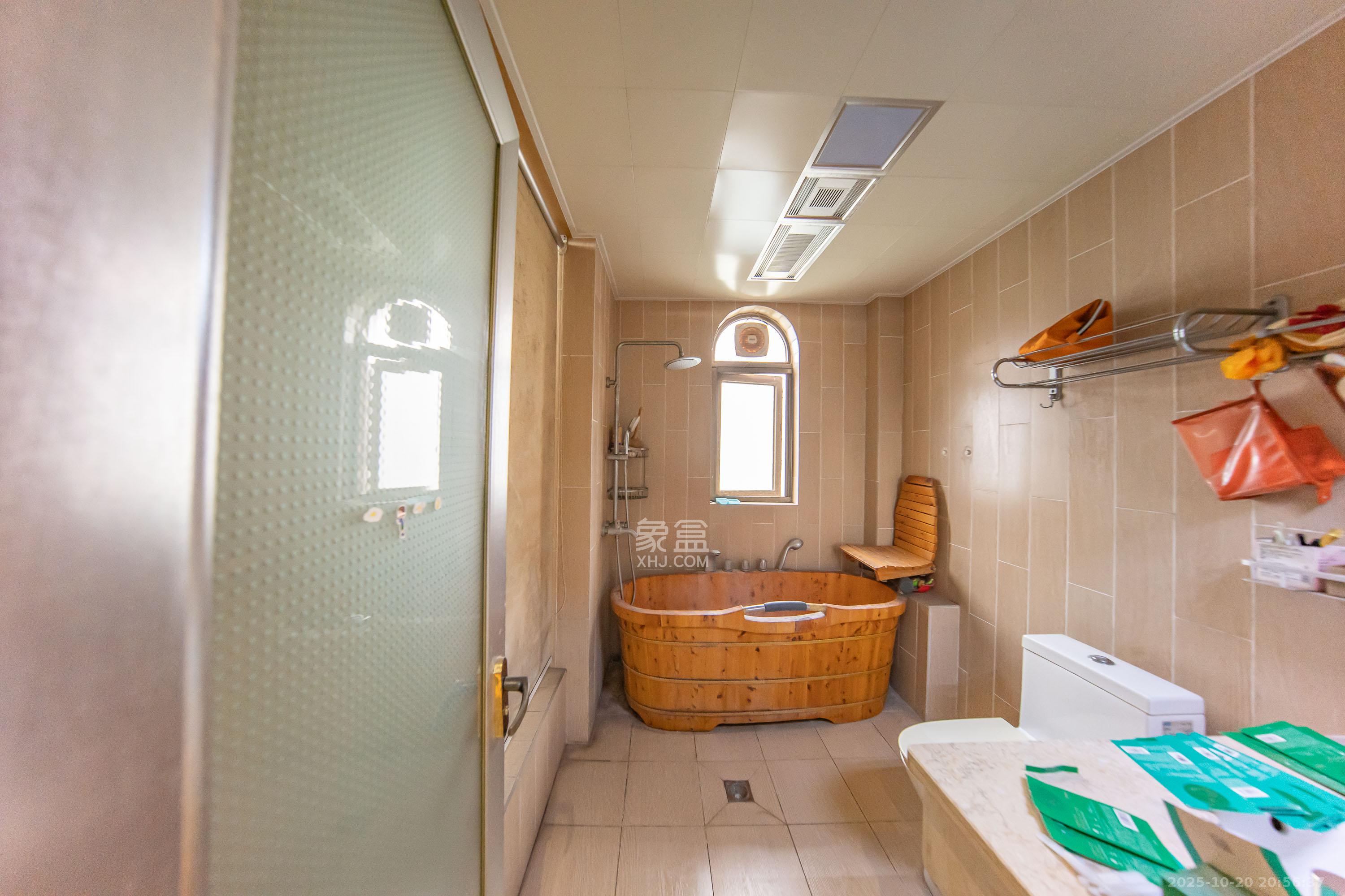 米兰春天 1室0厅0卫 82.0万 米兰春天 1室0厅0卫 82.0万卫生间