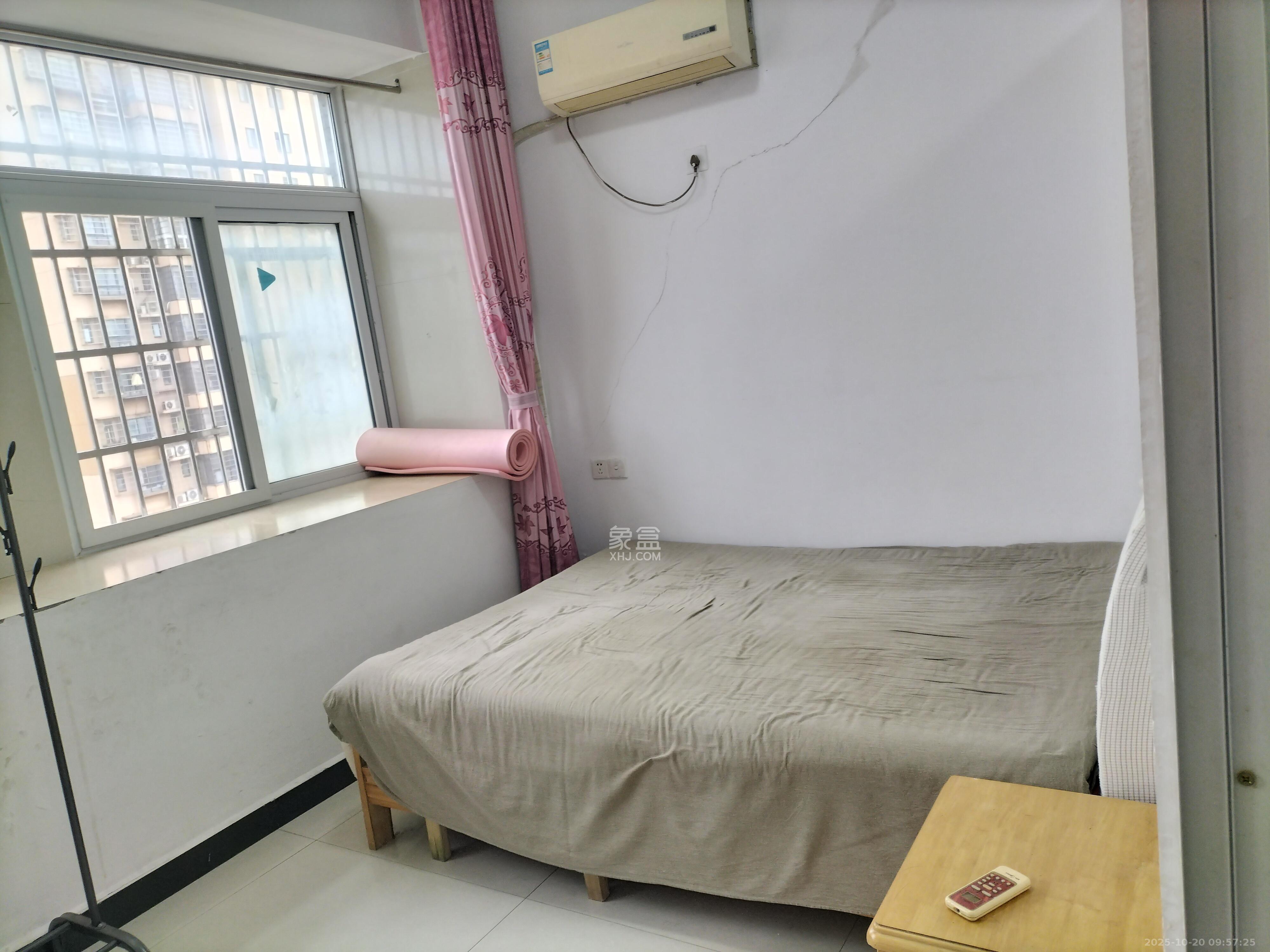 骑龙安置小区  1室1厅1卫    1200.0元/月室内图