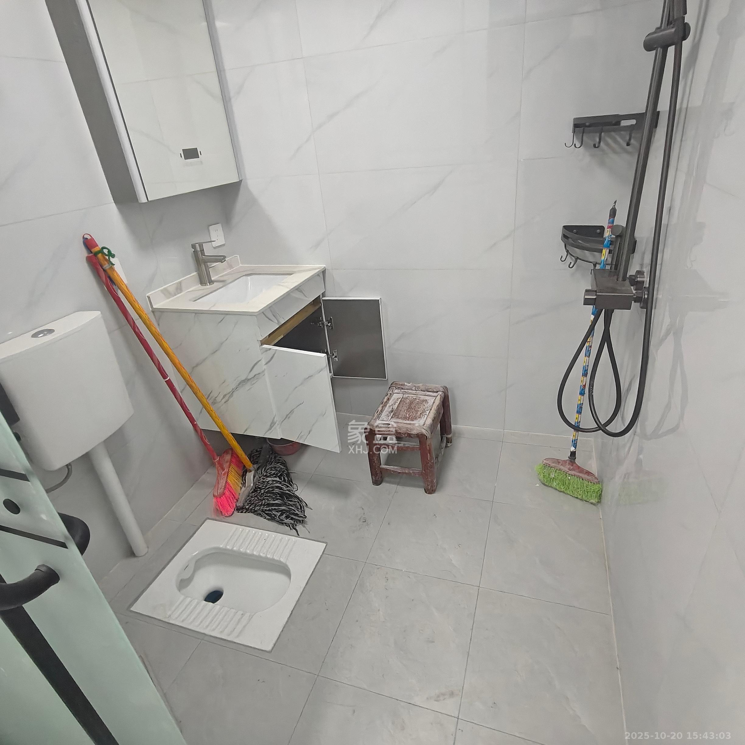 荷花园邮政物流公司单位宿舍 1室0厅0卫 2000.0元/月 荷花园邮政物流公司单位宿舍 1室0厅0卫 2000.0元/月室内图