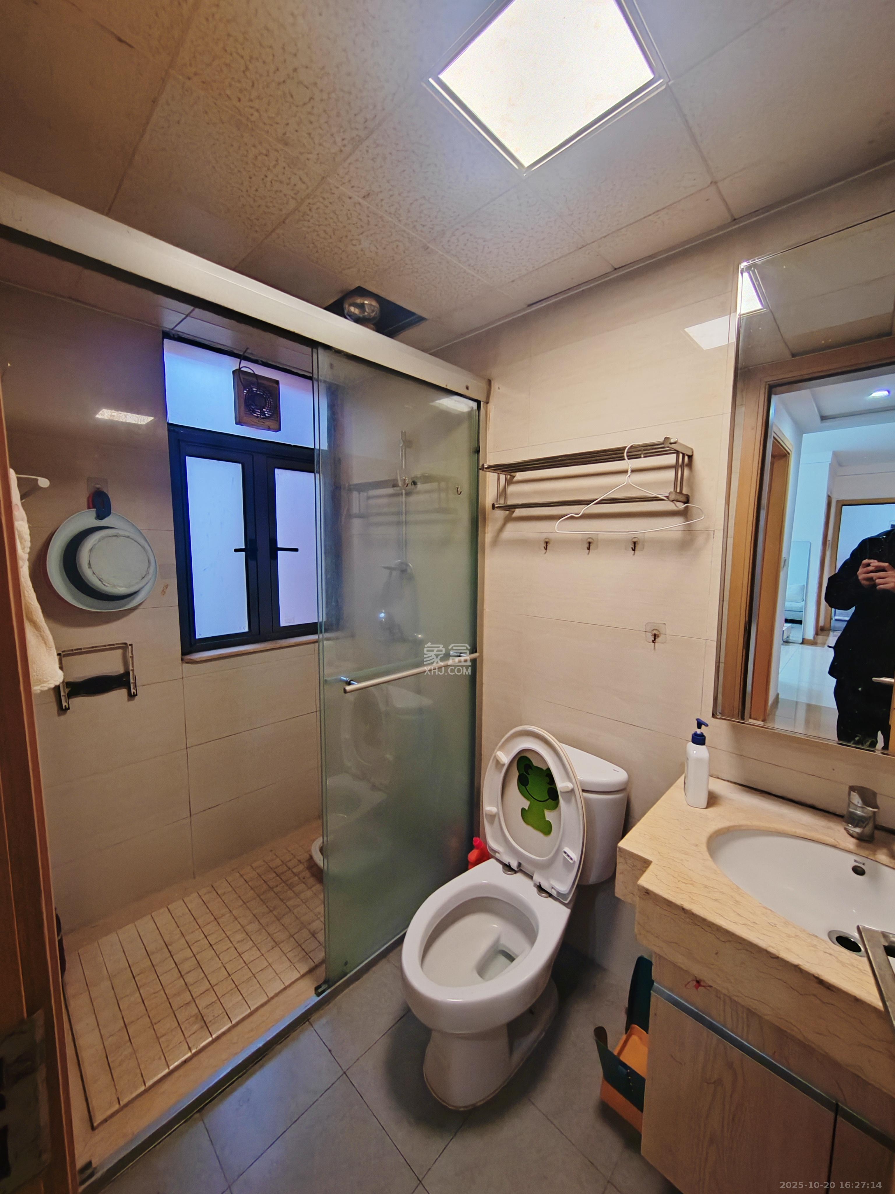 珠江花城三期锦鲤  3室2厅1卫    2200.0元/月 珠江花城三期锦鲤  3室2厅1卫    2200.0元/月室内图