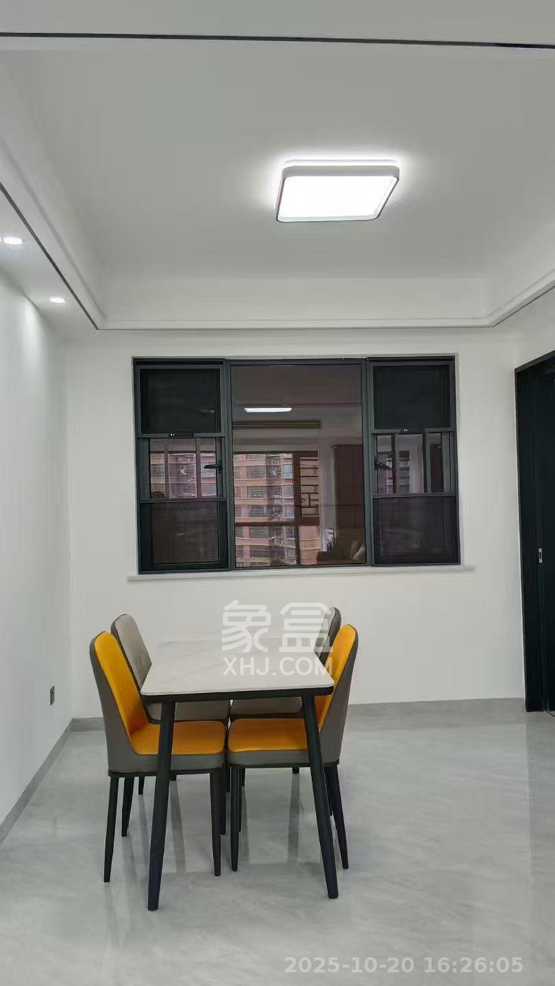 紫华郡  4室2厅2卫    2700.0元/月 紫华郡  4室2厅2卫    2700.0元/月室内图1