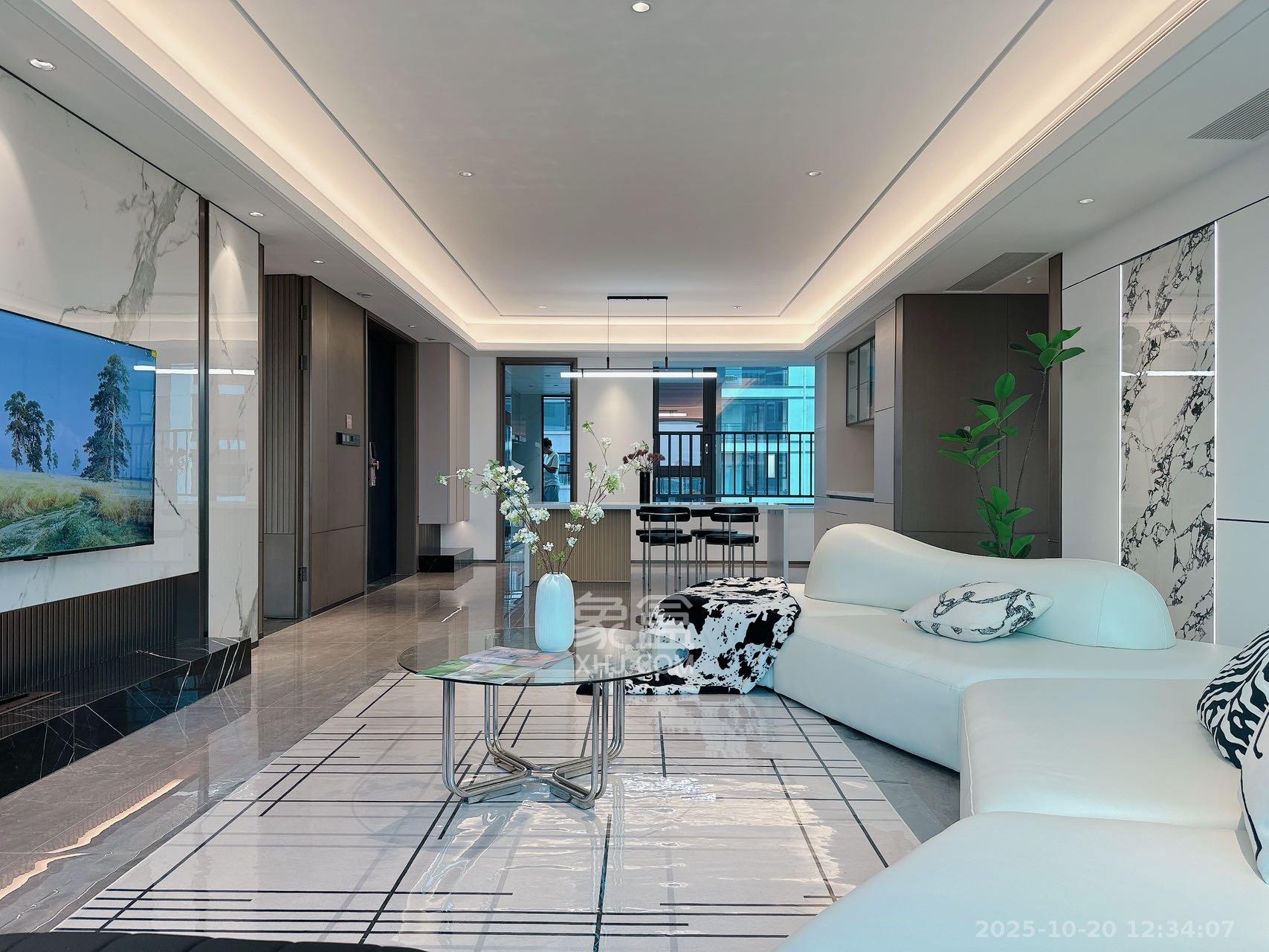 鑫远融泽府  4室2厅3卫    8800.0元/月 鑫远融泽府  4室2厅3卫    8800.0元/月室内图