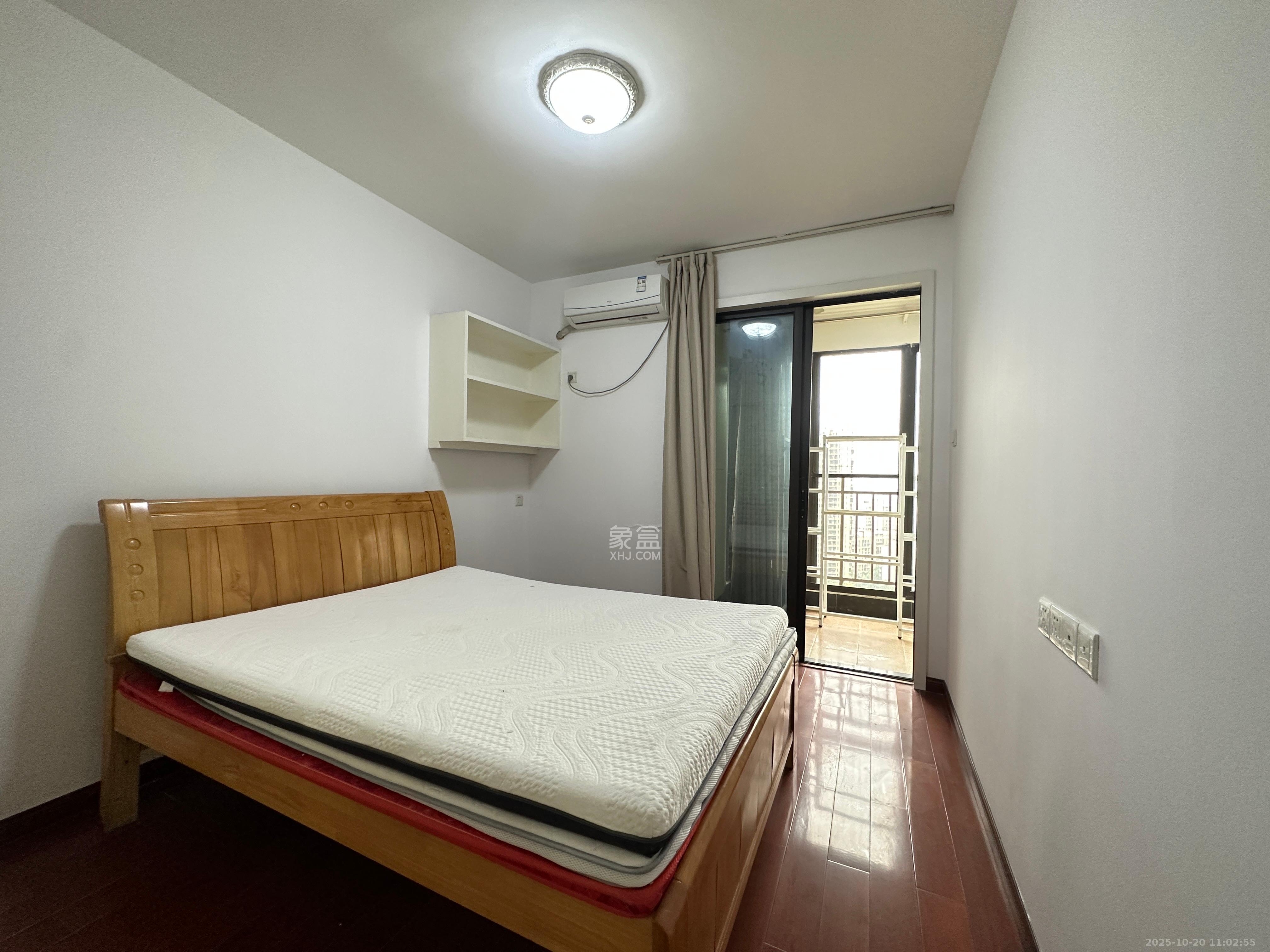 保利麓谷林语E区  3室2厅2卫    2500.0元/月室内图