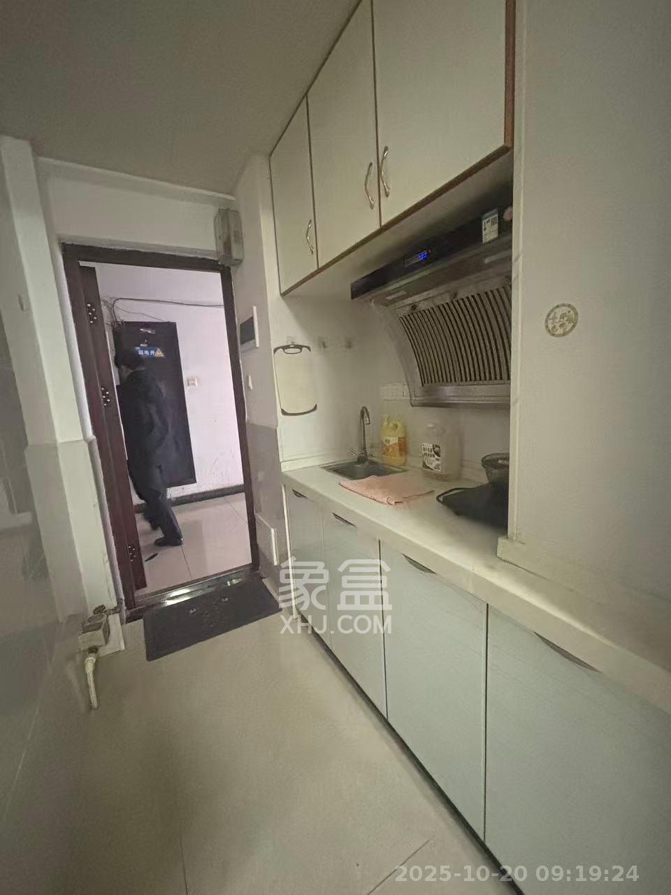 凯通国际城(凯通朝庭)  1室1厅1卫    1350.0元/月 凯通国际城(凯通朝庭)  1室1厅1卫    1350.0元/月室内图