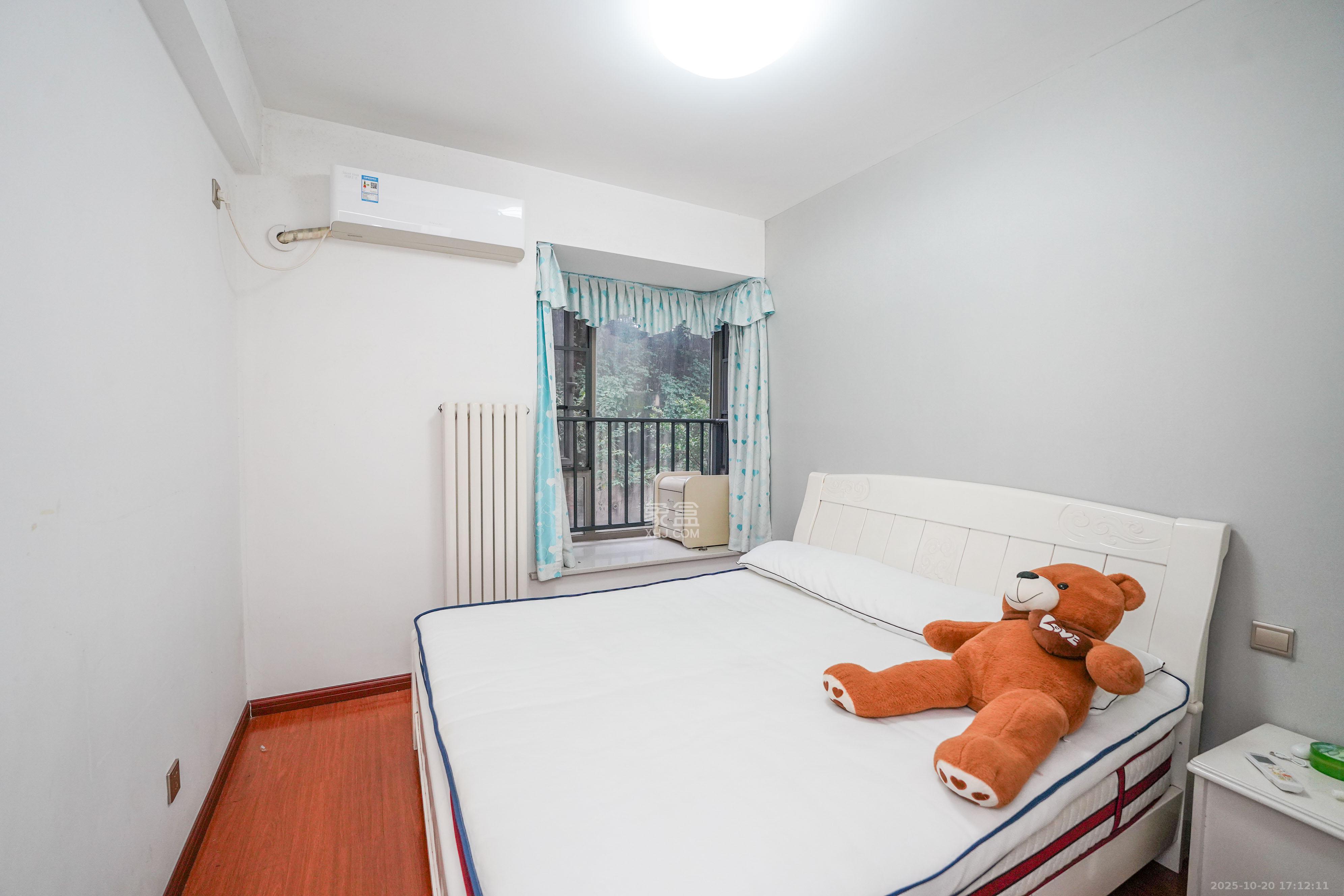 怡海星城  2室2厅2卫    41.0万卧室