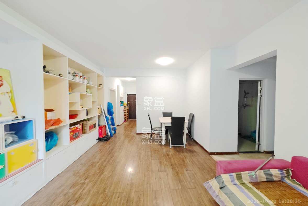 佳天瑞宁花园  2室2厅1卫    69.8万 佳天瑞宁花园  2室2厅1卫    69.8万客厅