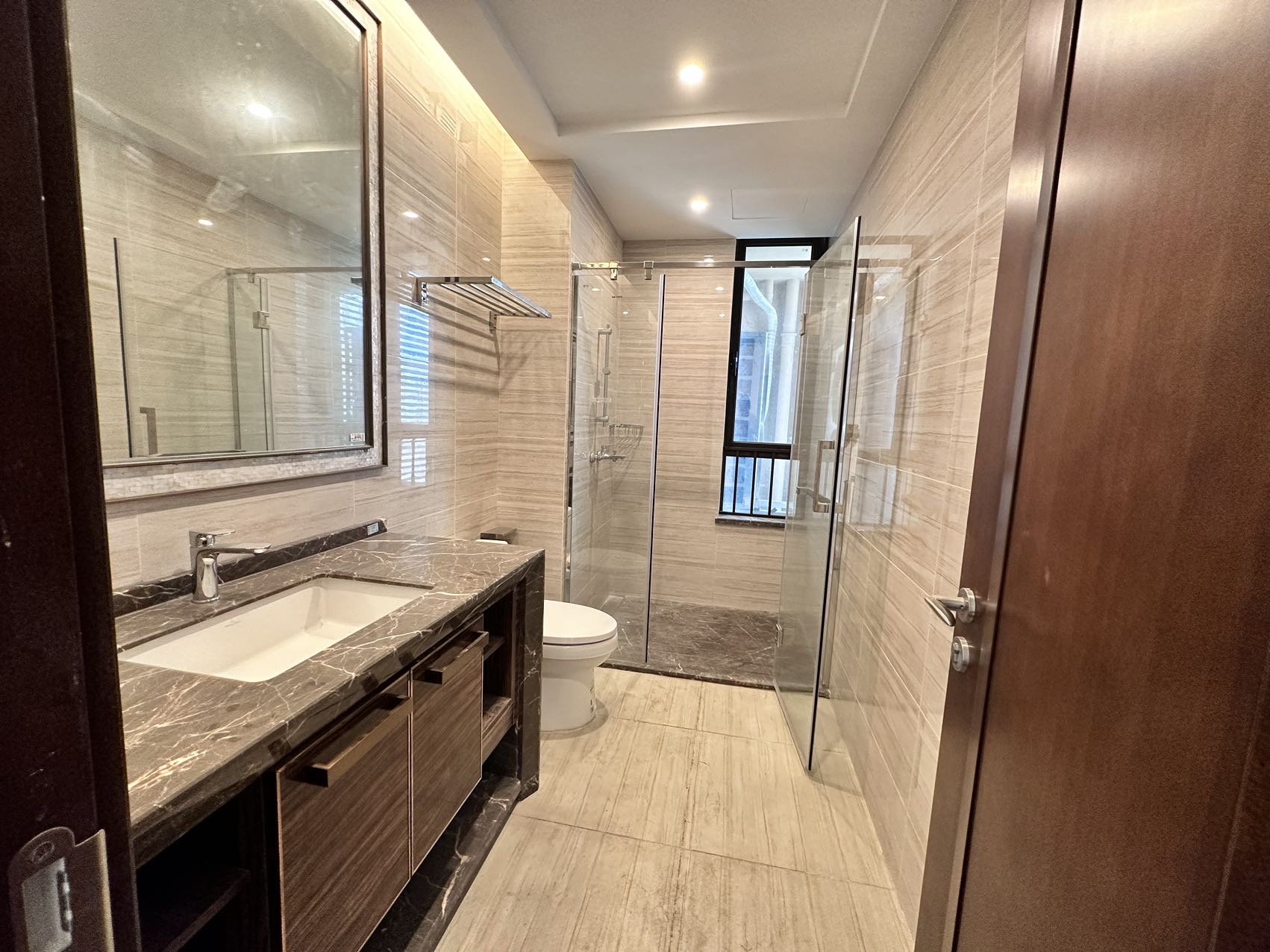 富力首府  4室2厅3卫    7200.0元/月室内图