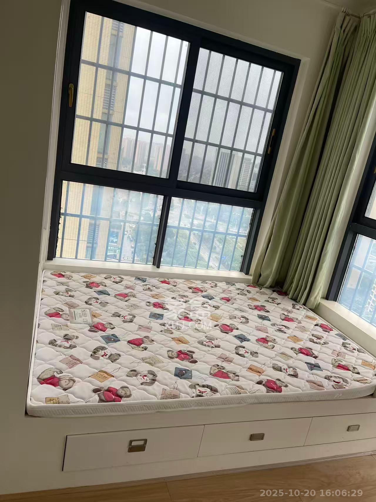 中南国际眼镜城（中伟商业中心）  4室2厅2卫    2600.0元/月室内图