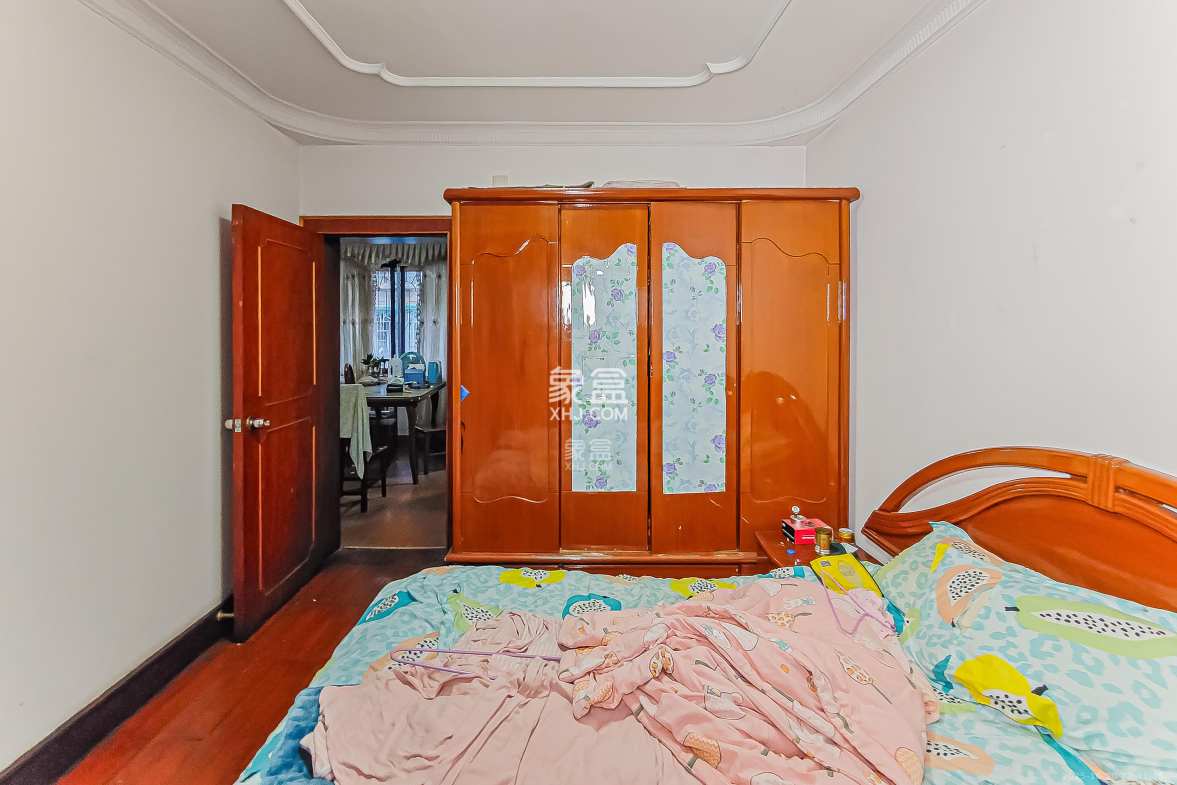 上工商银行宿舍 2室2厅1卫 48.8万 上工商银行宿舍 2室2厅1卫 48.8万卧室