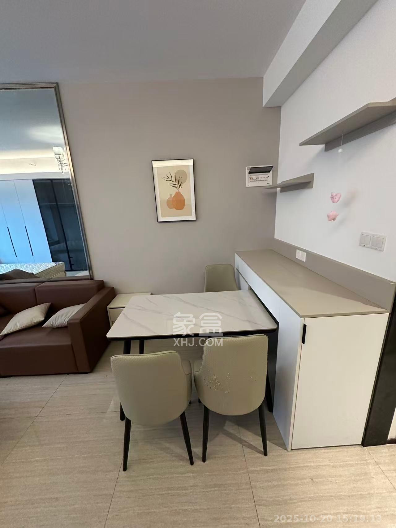 恒大国际广场  1室1厅1卫    1600.0元/月 恒大国际广场  1室1厅1卫    1600.0元/月室内图1