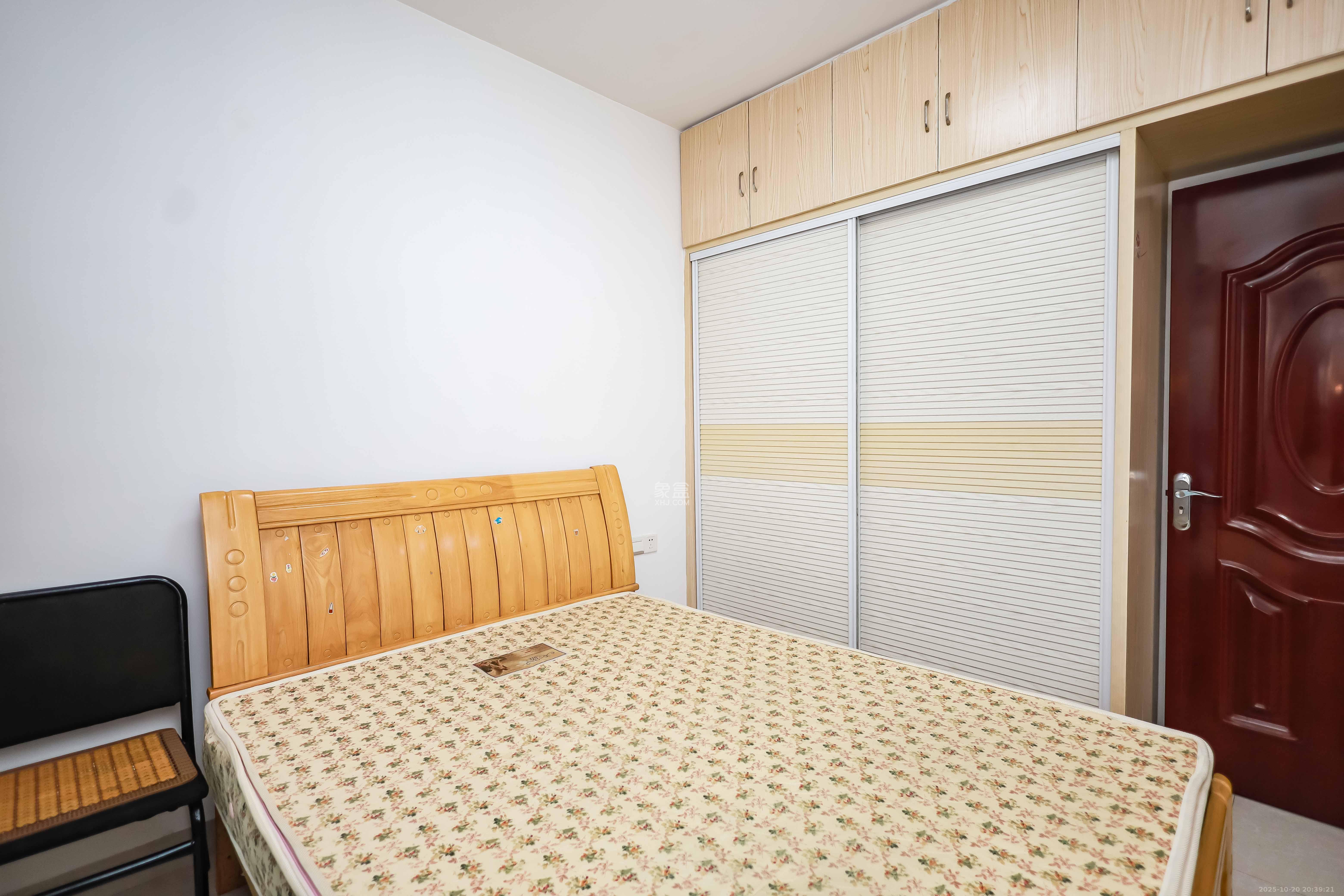 荣盛花语馨苑 2室2厅1卫 45.0万 荣盛花语馨苑 2室2厅1卫 45.0万卧室