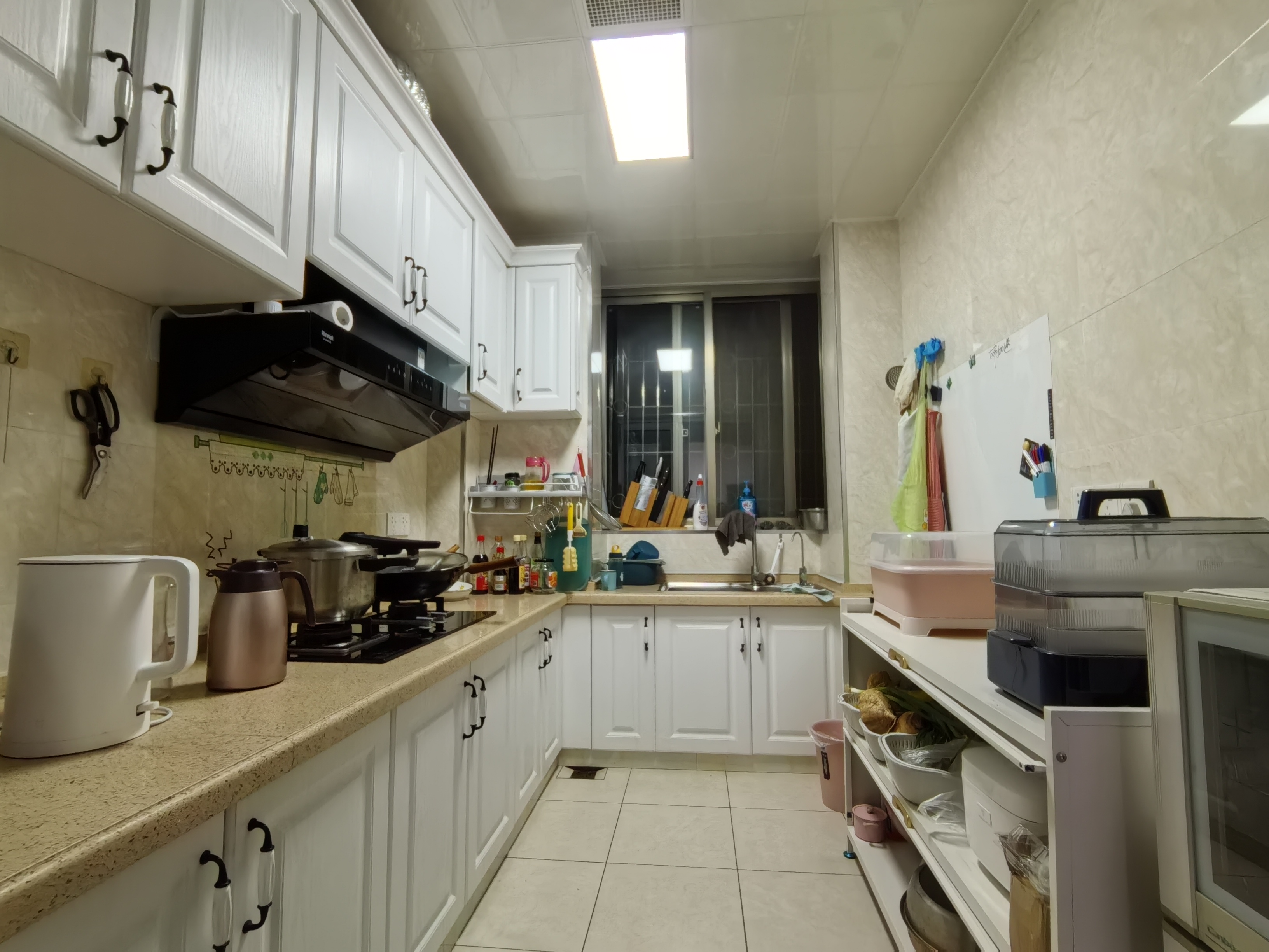 东贸街老国土局 4室2厅1卫 79.8万 东贸街老国土局 4室2厅1卫 79.8万厨房