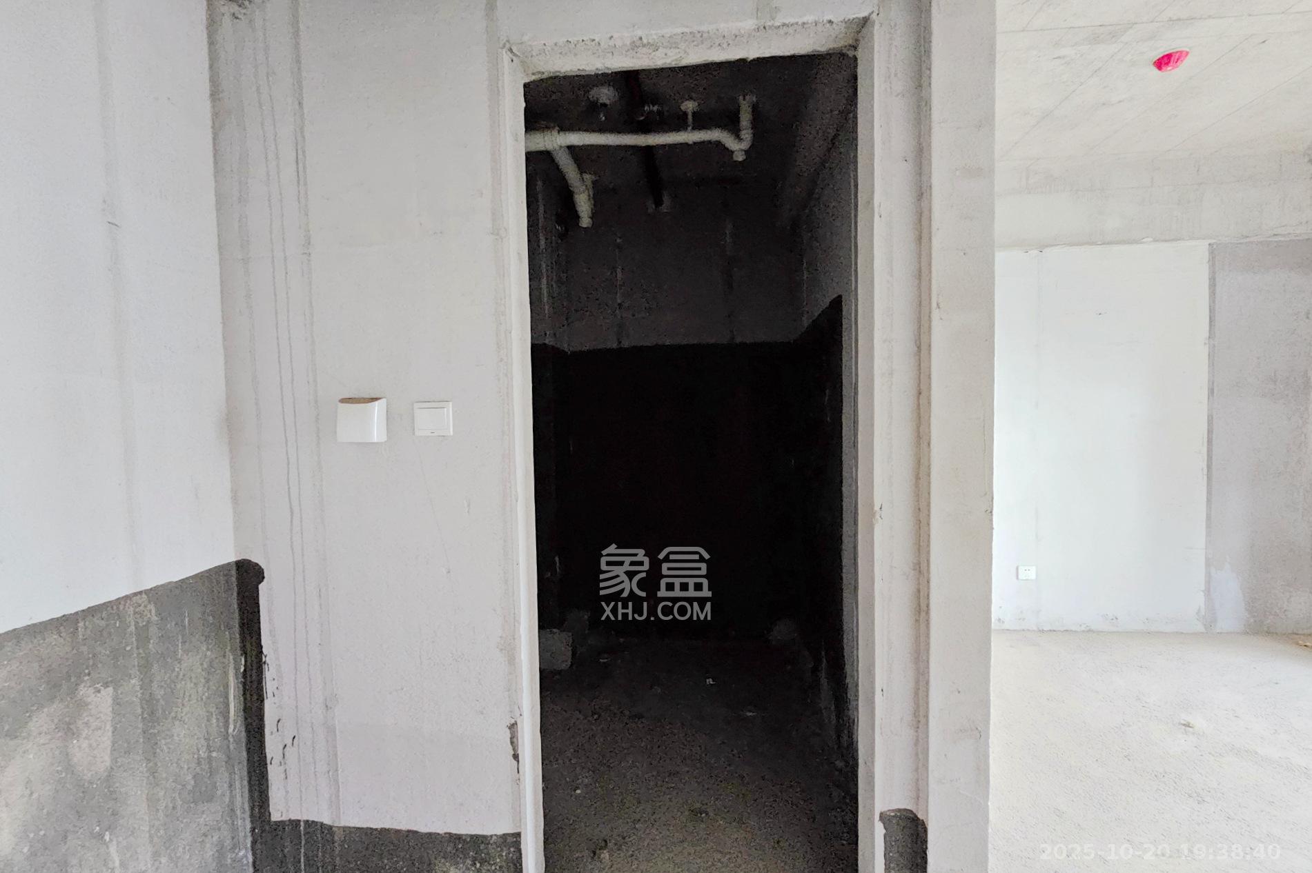 阳光城尚东湾愉景苑  5室2厅3卫    165.0万其他