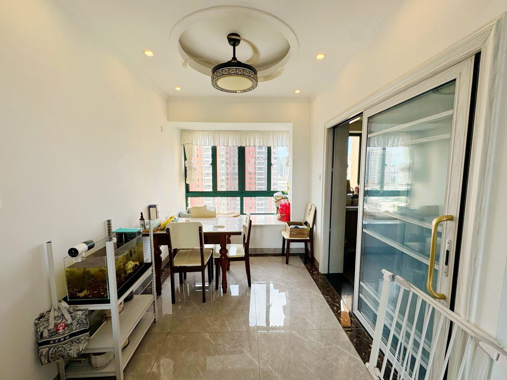 龙凤花园  3室2厅1卫    119.9万客厅