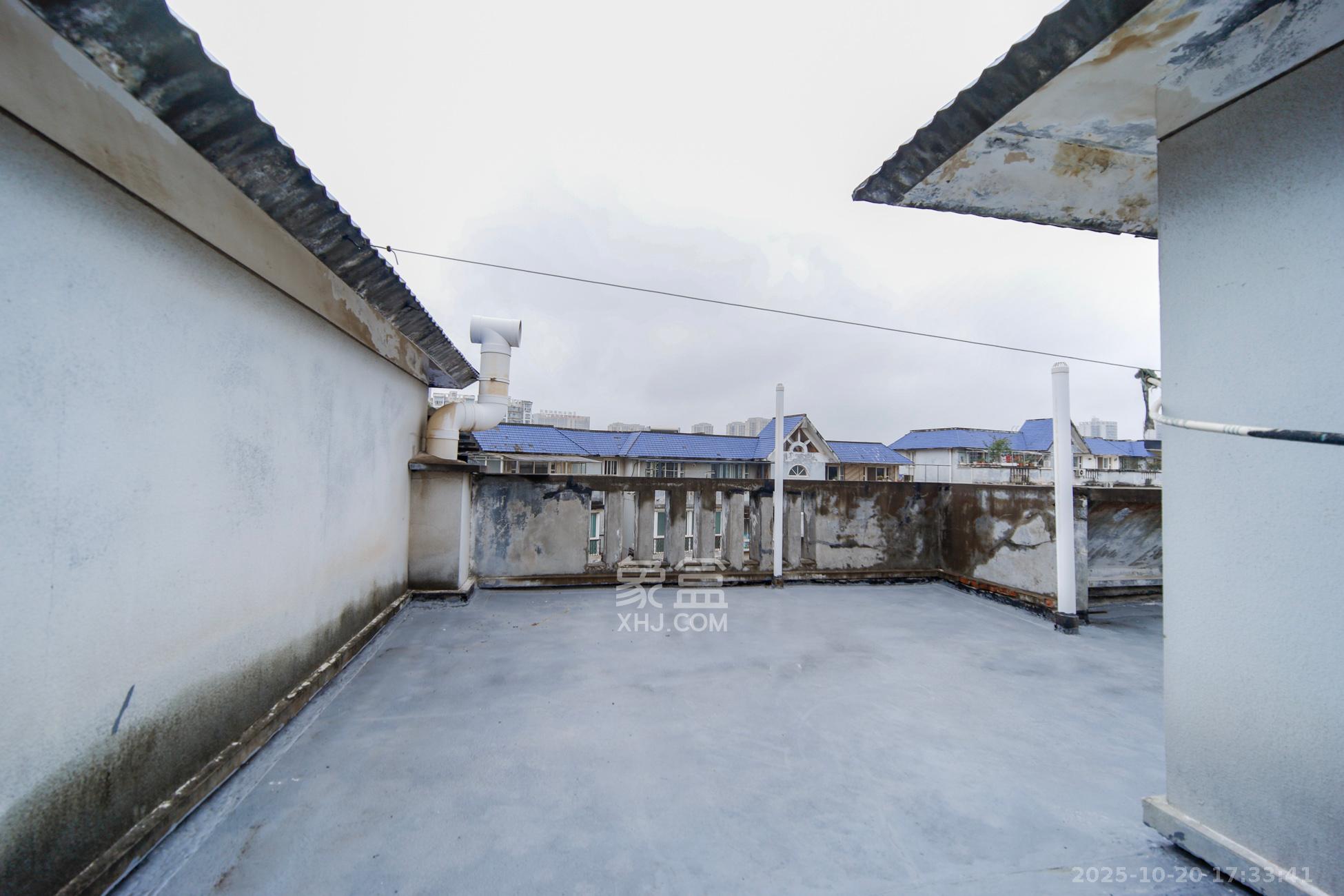 融城花苑  5室2厅3卫    95.0万其他