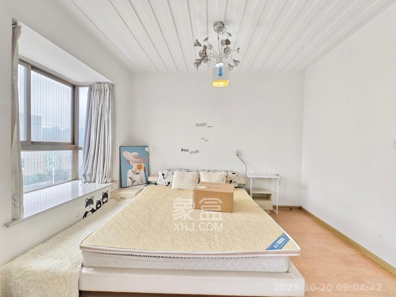 西岸润泽府  3室2厅2卫    3200.0元/月室内图