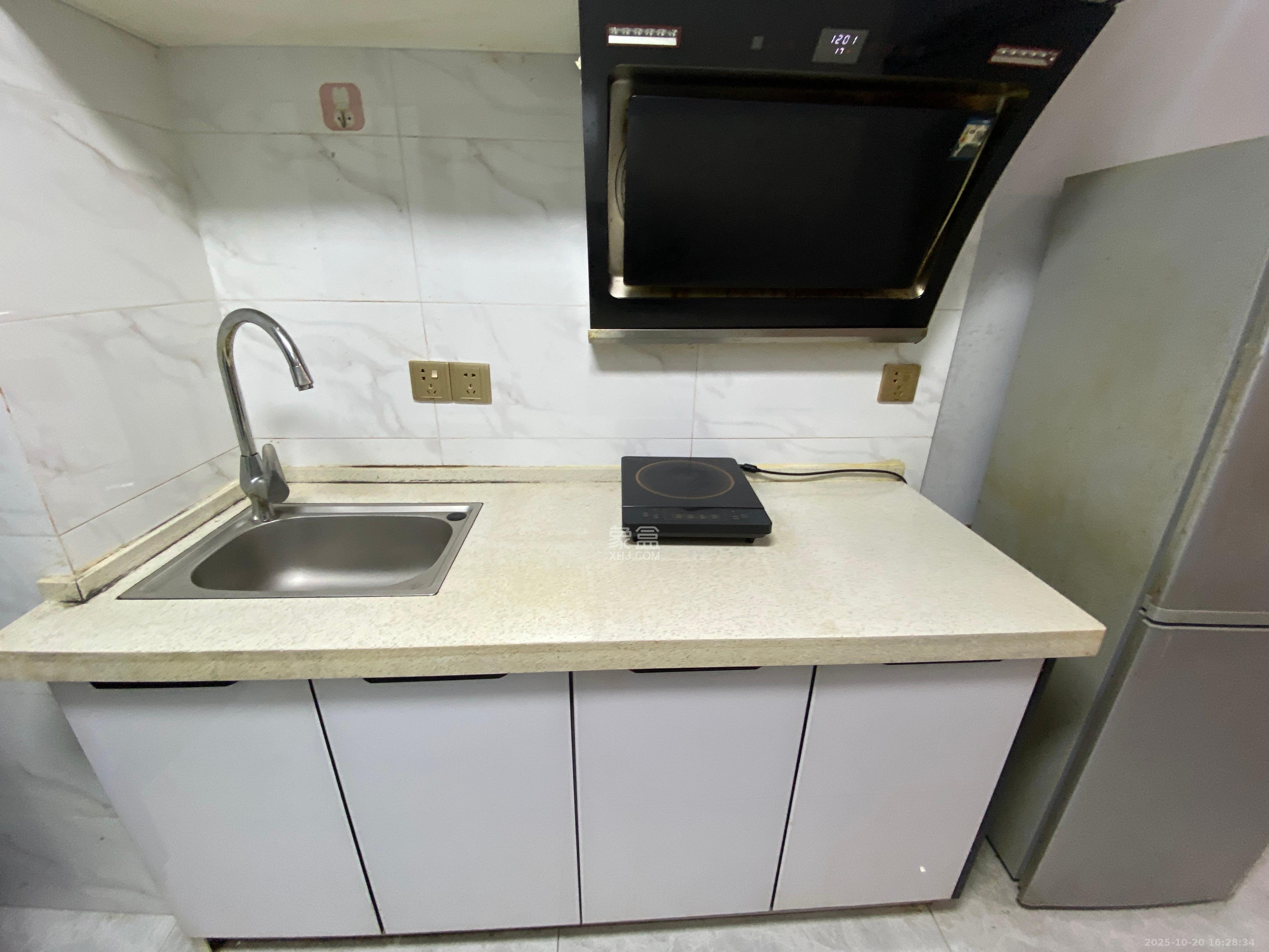 芙蓉万国城MOMA(卓越汇富苑) 1室0厅0卫 1300.0元/月 芙蓉万国城MOMA(卓越汇富苑) 1室0厅0卫 1300.0元/月室内图