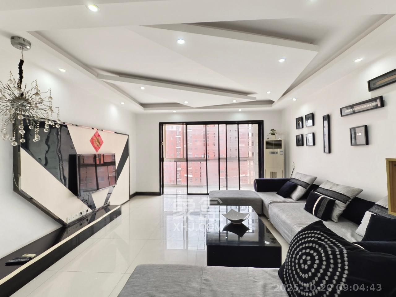 西岸润泽府  3室2厅2卫    3200.0元/月室内图