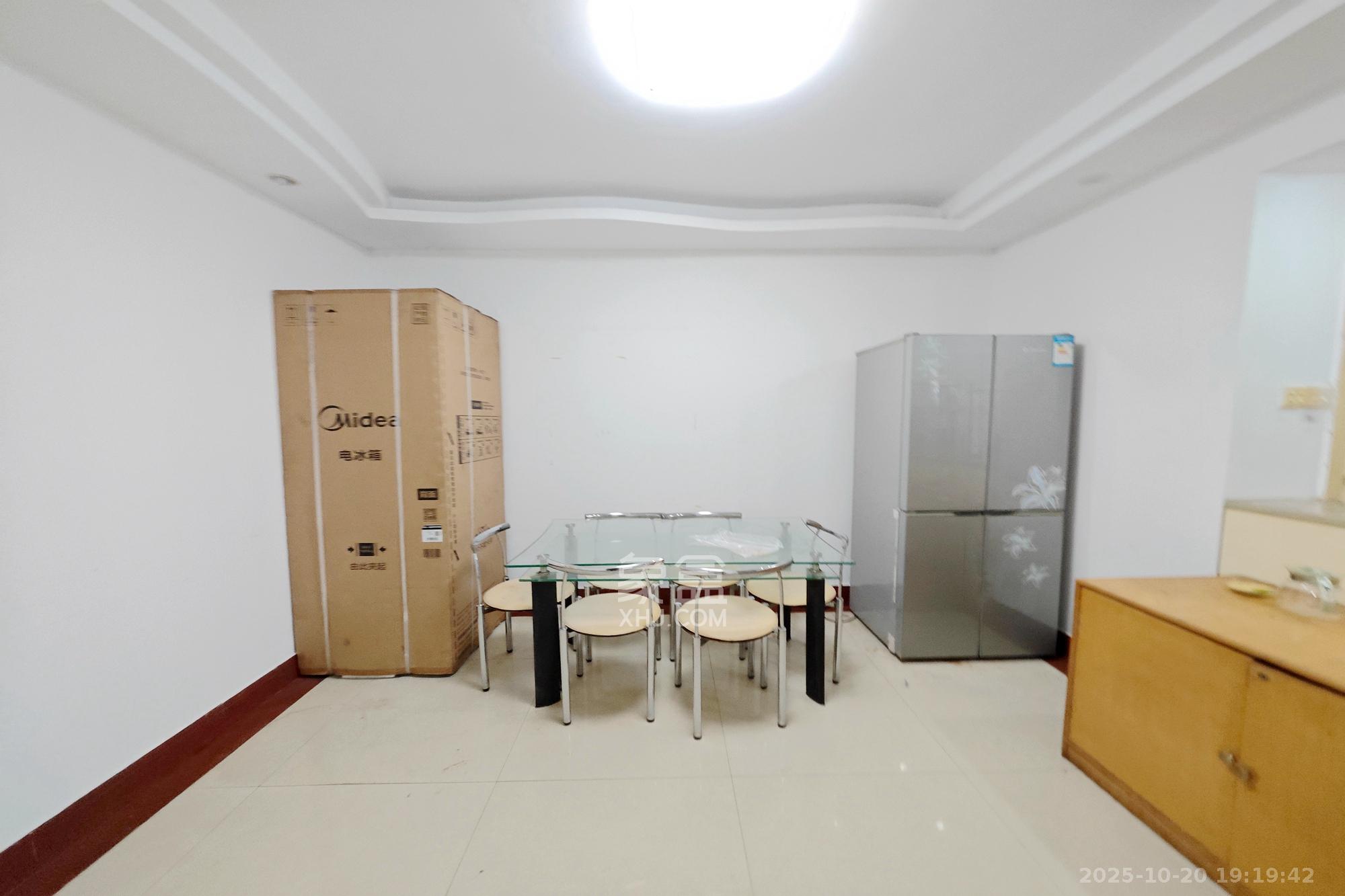 天润花园 3室2厅1卫 92.0万 天润花园 3室2厅1卫 92.0万客厅