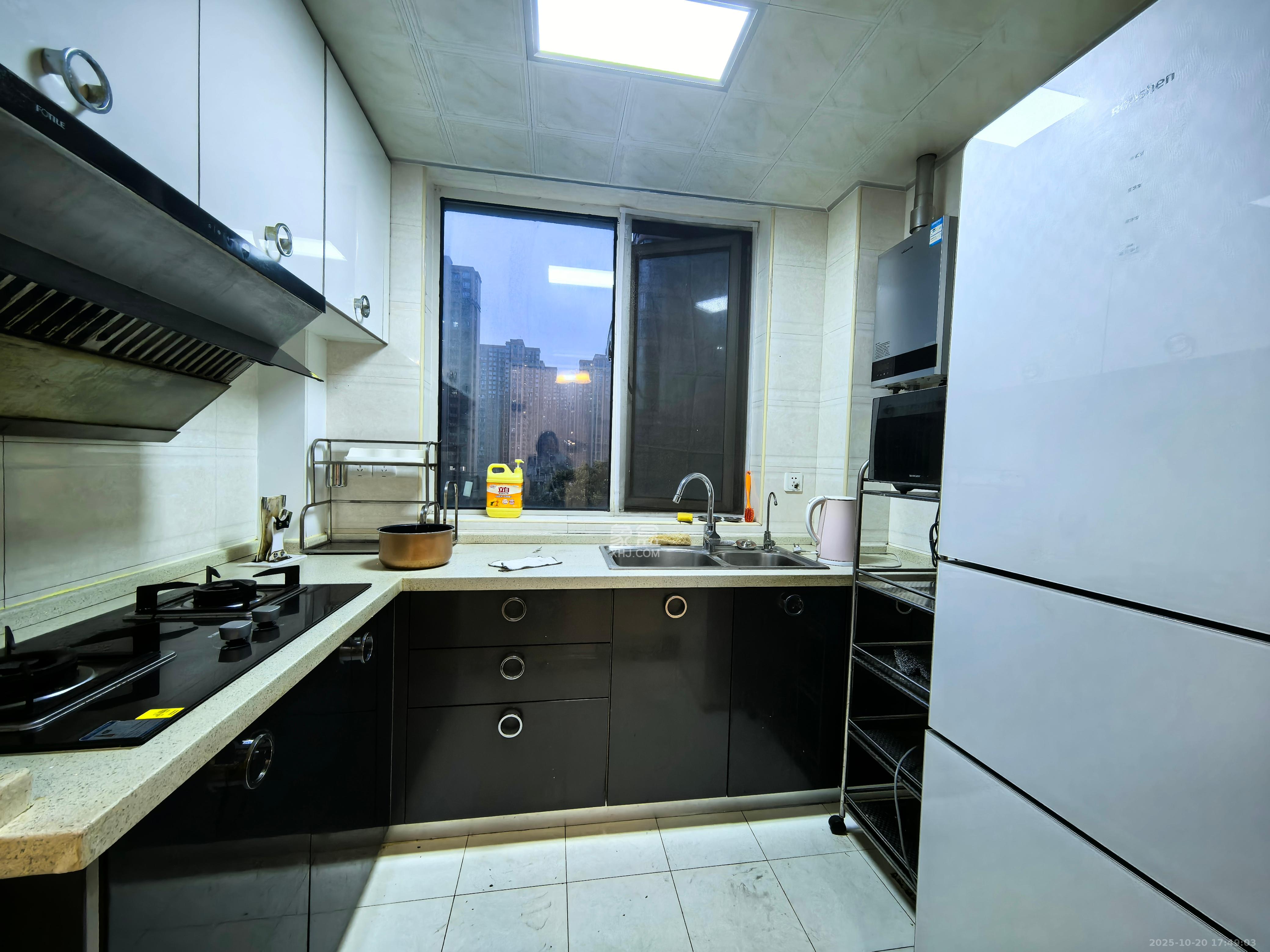 五矿万境水岸一期(万境水岸嘉苑) 3室2厅1卫 2200.0元/月 五矿万境水岸一期(万境水岸嘉苑) 3室2厅1卫 2200.0元/月室内图