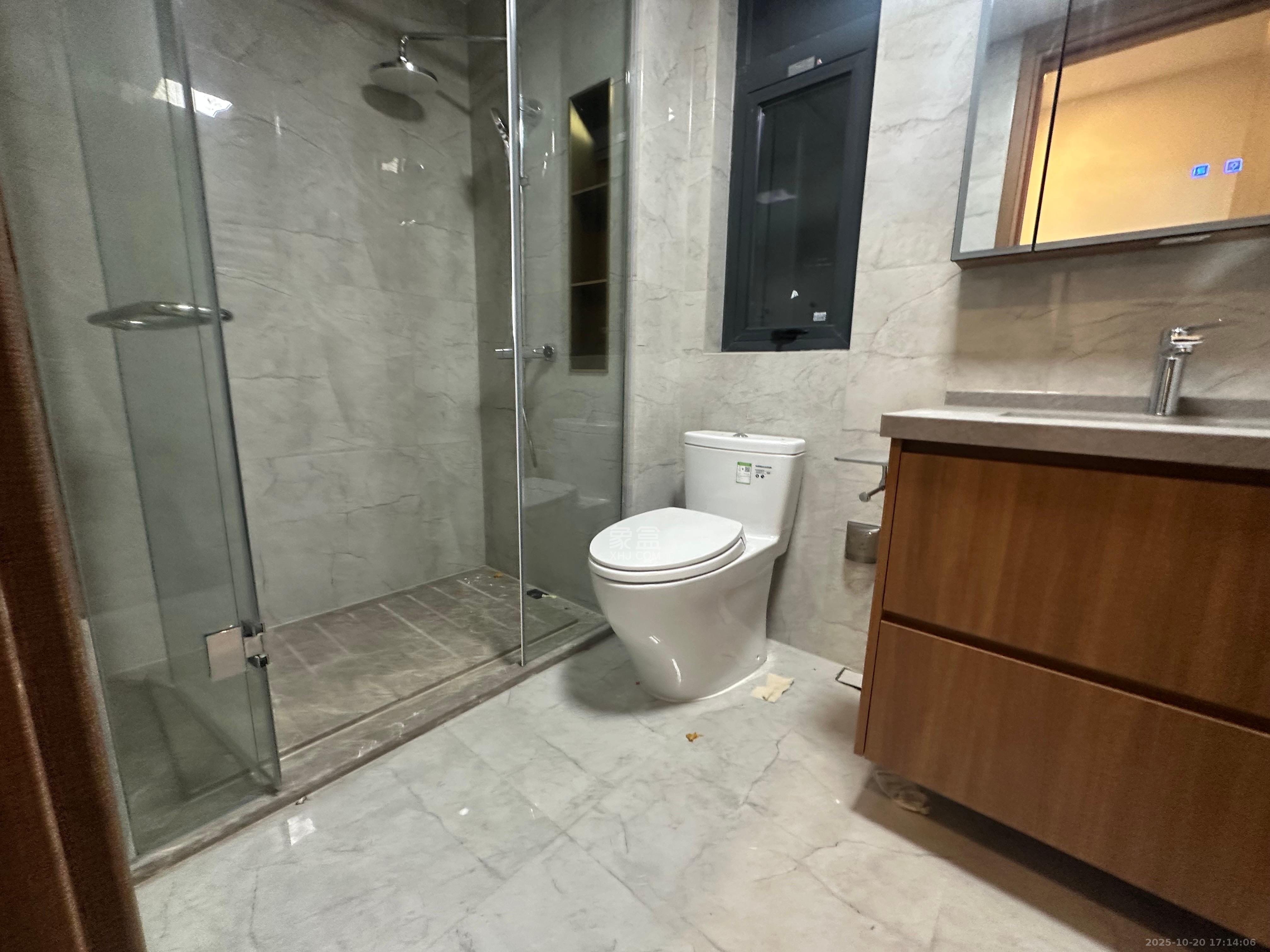 江山印  4室1厅2卫    11000.0元/月室内图