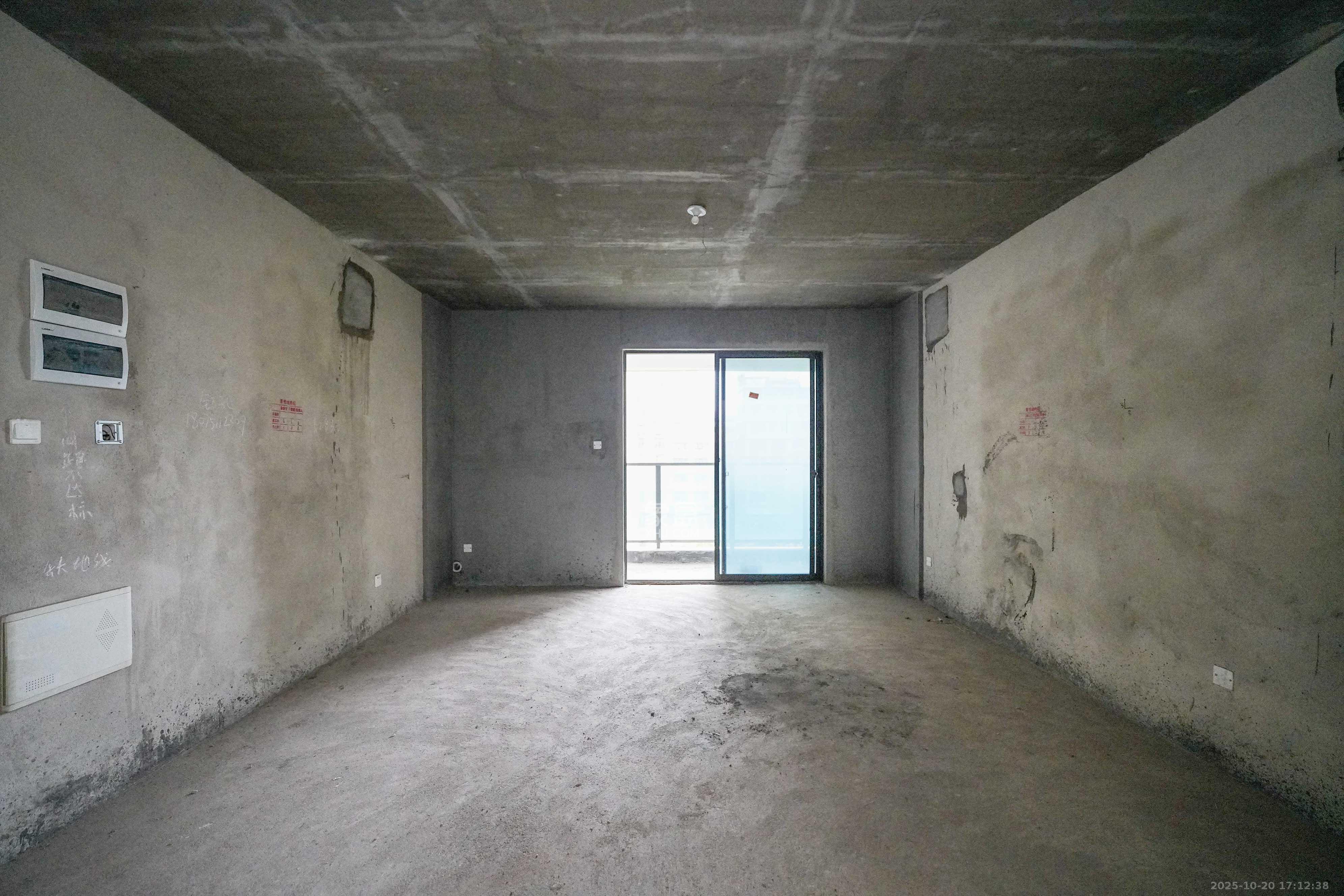 福天藏郡院子  4室2厅2卫    117.0万 福天藏郡院子  4室2厅2卫    117.0万客厅